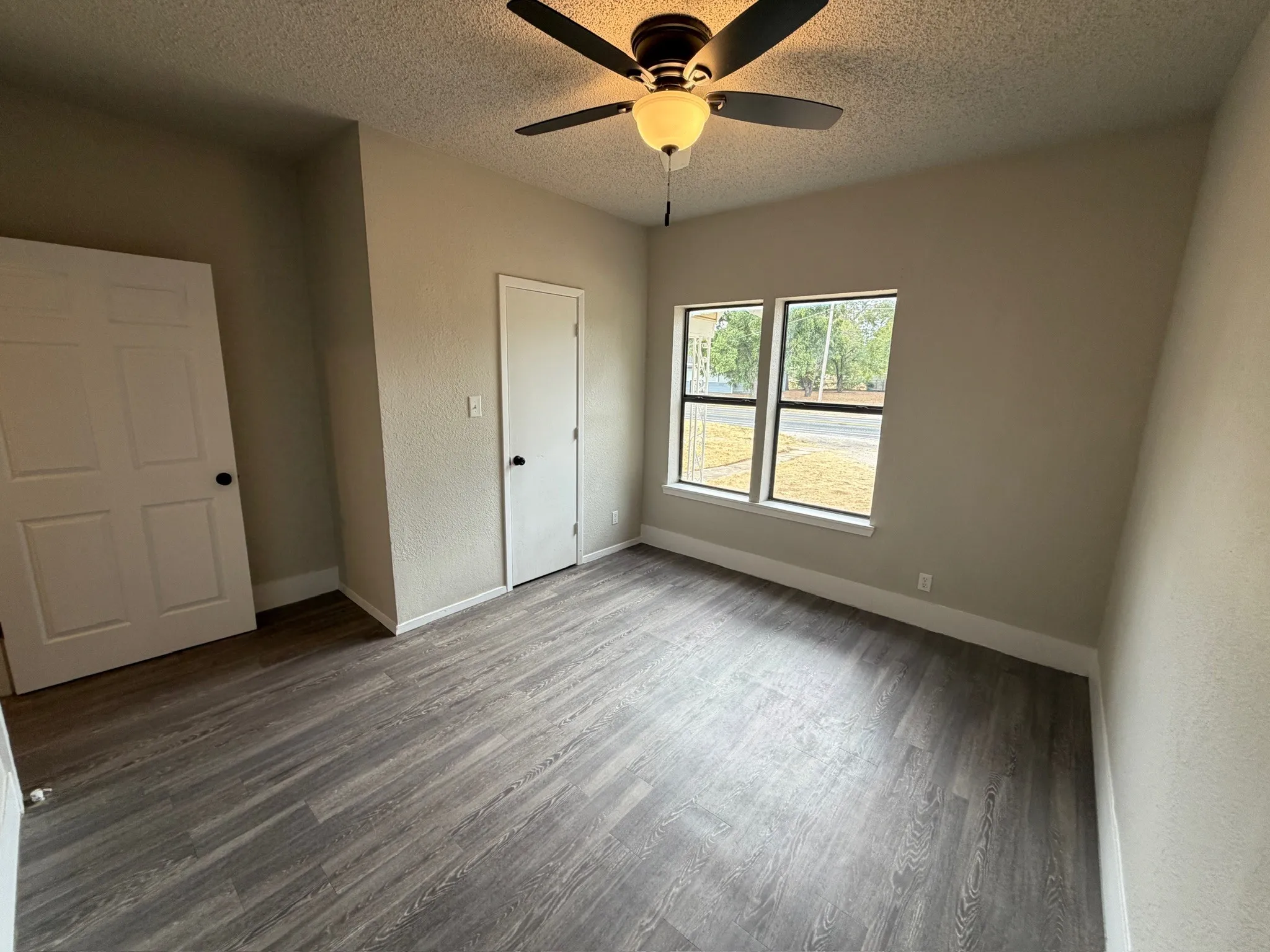 Single Family Residence For Sale in Eastland County , 1105 W Main Street, Eastland, Texas 76448, 2 Bedroom, 1 Bathroom, Garage spaces, 1,120 Sqft, built in 1945, mls#21393114, Real Estate Agent in Eastland, Homes For Sale in Eastland county, Homes For Sale in Eastland, Realtor in Eastland Texas, Real Estate Brokerage Independent Realty Texas, Luminita Cordes Realtor