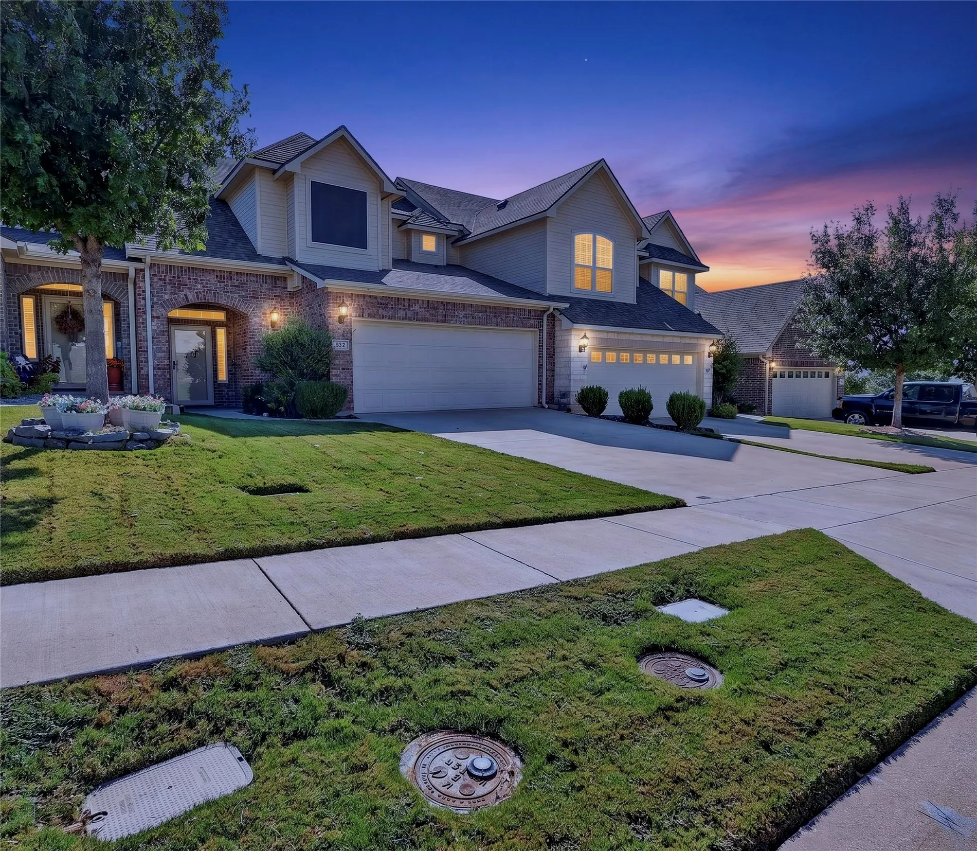 Townhouse For Sale in Parker County , 410 Heritage Heights, Weatherford, Texas 76085, 2 Bedroom, 3 Bathroom, 2 Garage spaces, 1,539 Sqft, built in 2018, mls#21380746, Real Estate Agent in Weatherford, Homes For Sale in Parker county, Homes For Sale in Weatherford, Realtor in Weatherford Texas, Real Estate Brokerage Independent Realty Texas, Luminita Cordes Realtor