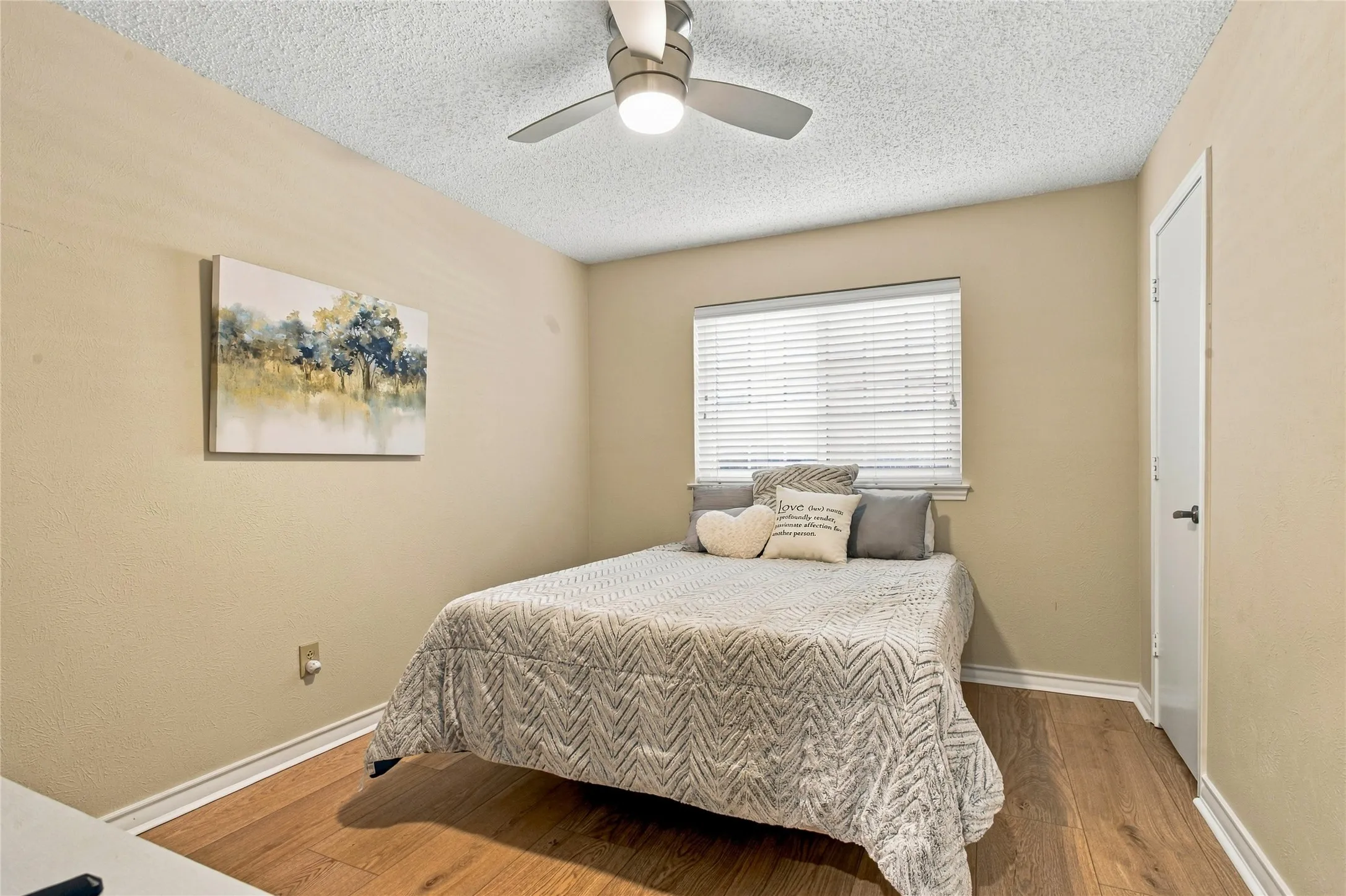 Single Family Residence For Sale in Tarrant County , 2211 Mediterranean Avenue, Arlington, Texas 76011, 3 Bedroom, 2 Bathroom, 2 Garage spaces, 2,130 Sqft, built in 1983, mls#21391745, Real Estate Agent in Arlington, Homes For Sale in Tarrant county, Homes For Sale in Arlington, Realtor in Arlington Texas, Real Estate Brokerage Independent Realty Texas, Luminita Cordes Realtor