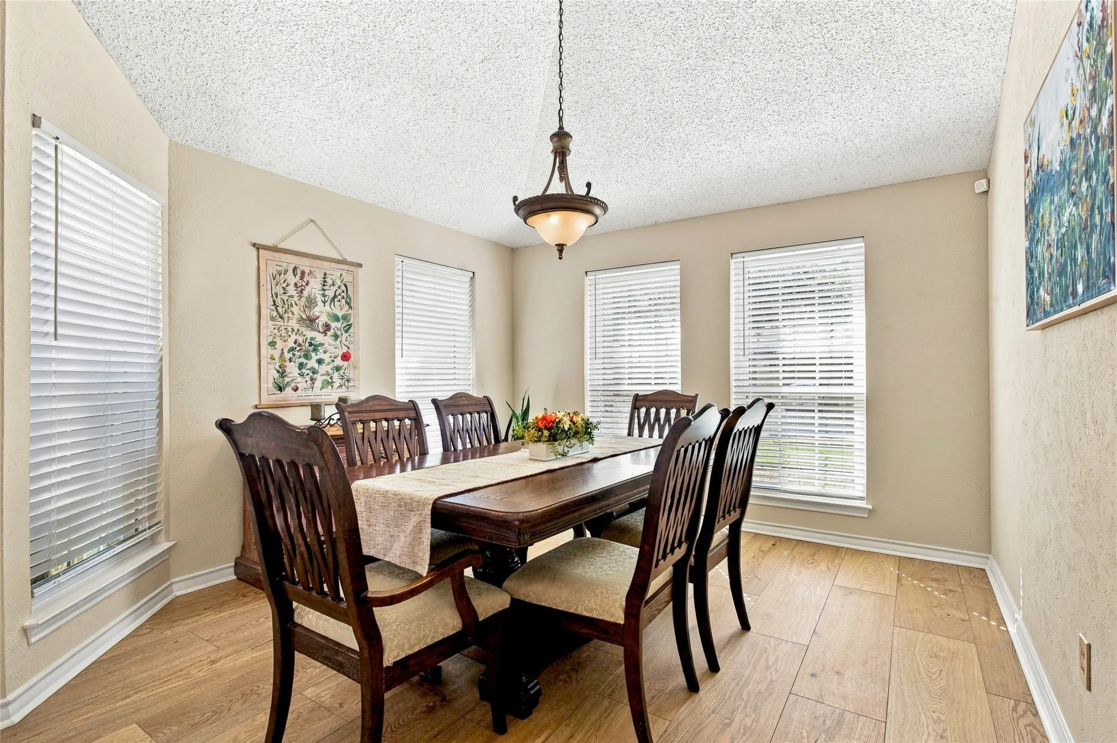 Single Family Residence For Sale in Tarrant County , 2211 Mediterranean Avenue, Arlington, Texas 76011, 3 Bedroom, 2 Bathroom, 2 Garage spaces, 2,130 Sqft, built in 1983, mls#21391745, Real Estate Agent in Arlington, Homes For Sale in Tarrant county, Homes For Sale in Arlington, Realtor in Arlington Texas, Real Estate Brokerage Independent Realty Texas, Luminita Cordes Realtor