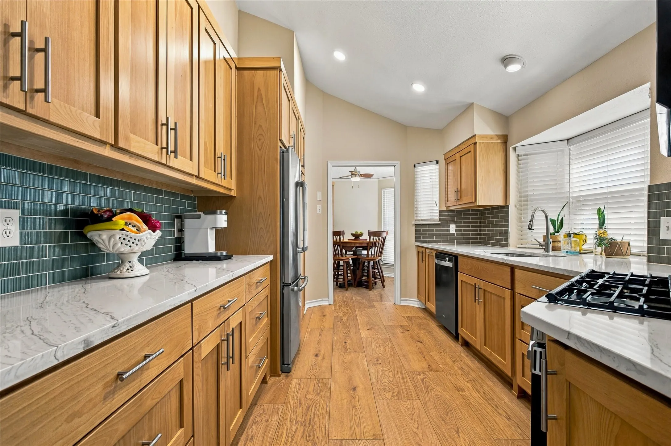 Single Family Residence For Sale in Tarrant County , 2211 Mediterranean Avenue, Arlington, Texas 76011, 3 Bedroom, 2 Bathroom, 2 Garage spaces, 2,130 Sqft, built in 1983, mls#21391745, Real Estate Agent in Arlington, Homes For Sale in Tarrant county, Homes For Sale in Arlington, Realtor in Arlington Texas, Real Estate Brokerage Independent Realty Texas, Luminita Cordes Realtor