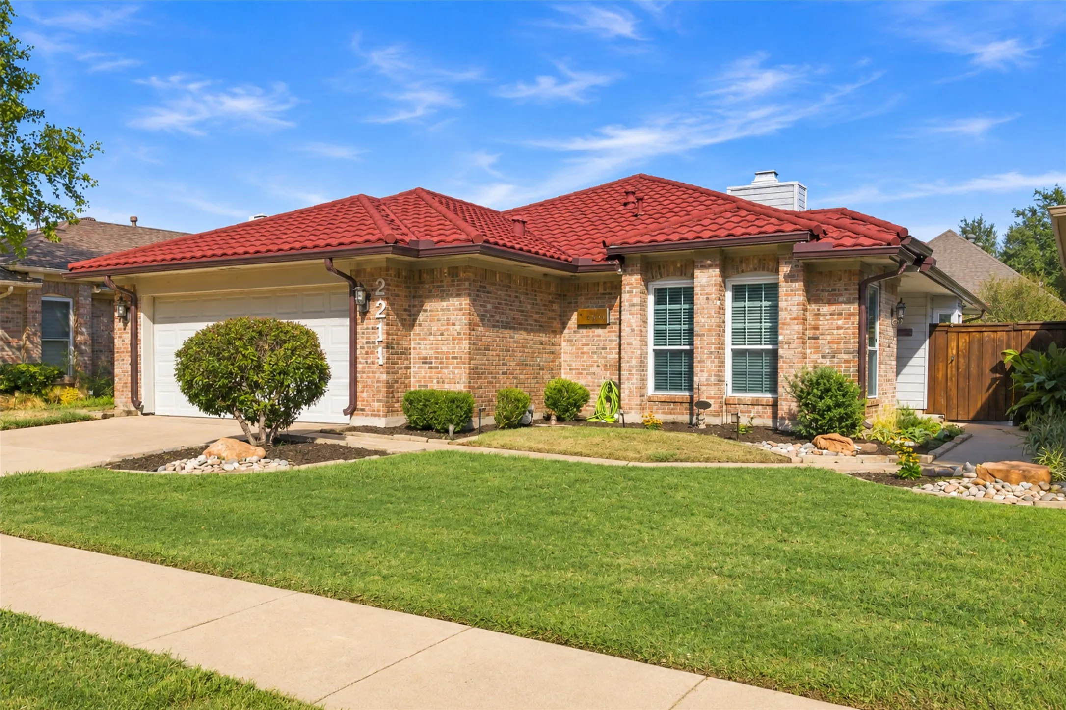 Single Family Residence For Sale in Tarrant County , 2211 Mediterranean Avenue, Arlington, Texas 76011, 3 Bedroom, 2 Bathroom, 2 Garage spaces, 2,130 Sqft, built in 1983, mls#21391745, Real Estate Agent in Arlington, Homes For Sale in Tarrant county, Homes For Sale in Arlington, Realtor in Arlington Texas, Real Estate Brokerage Independent Realty Texas, Luminita Cordes Realtor