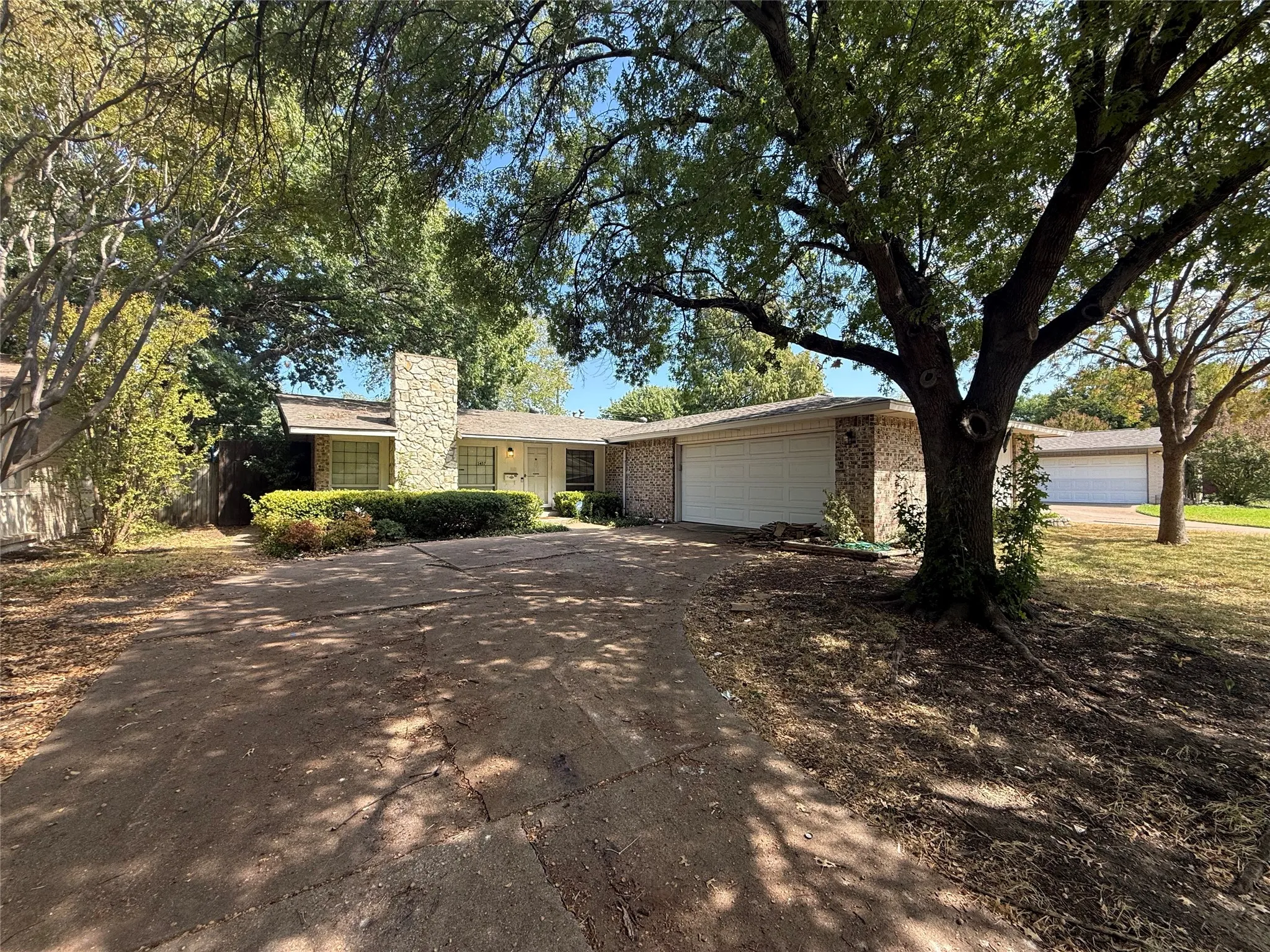 Single Family Residence For Sale in Dallas County , 3457 High Vista Drive, Dallas, Texas 75234, 3 Bedroom, 2 Bathroom, 2 Garage spaces, 1,810 Sqft, built in 1963, mls#21393819, Real Estate Agent in Dallas, Homes For Sale in Dallas county, Homes For Sale in Dallas, Realtor in Dallas Texas, Real Estate Brokerage Independent Realty Texas, Luminita Cordes Realtor