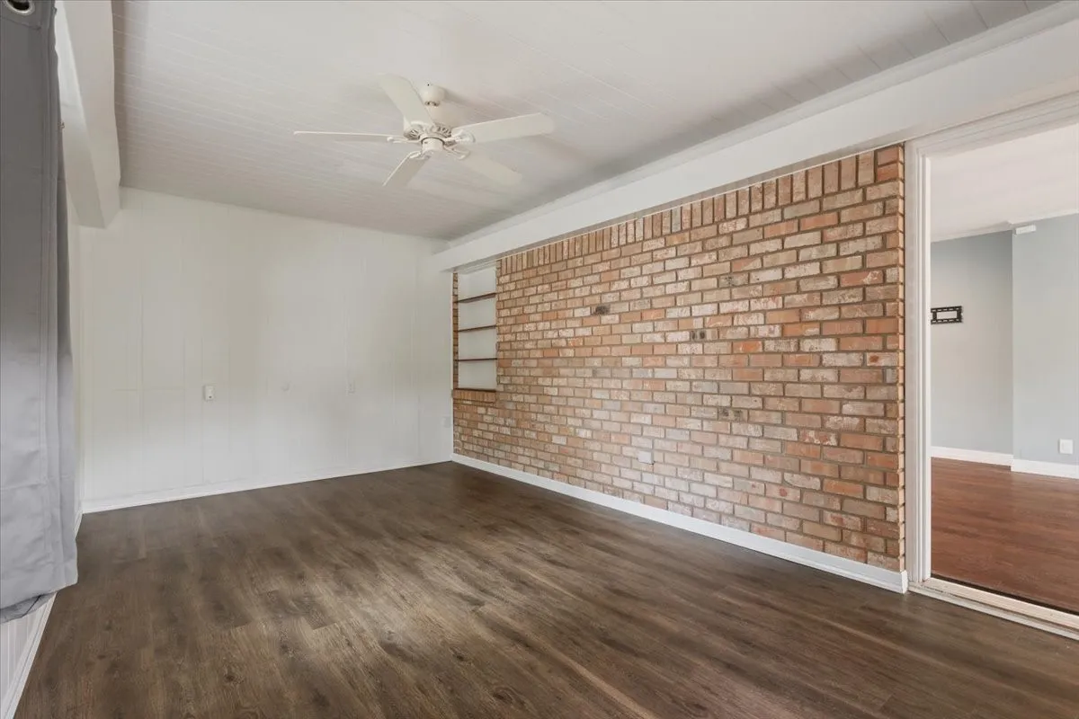 Single Family Residence For Sale in Mc Lennan County , 425 White Hall Road, Woodway, Texas 76712, 3 Bedroom, 4 Bathroom, 2 Garage spaces, 2,402 Sqft, built in 1963, mls#21393855, Real Estate Agent in Woodway, Homes For Sale in Mc Lennan county, Homes For Sale in Woodway, Realtor in Woodway Texas, Real Estate Brokerage Independent Realty Texas, Luminita Cordes Realtor