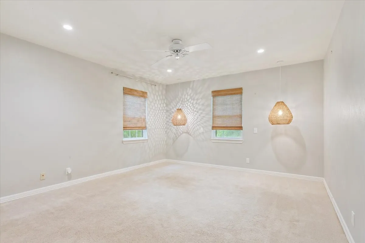 Single Family Residence For Sale in Mc Lennan County , 425 White Hall Road, Woodway, Texas 76712, 3 Bedroom, 4 Bathroom, 2 Garage spaces, 2,402 Sqft, built in 1963, mls#21393855, Real Estate Agent in Woodway, Homes For Sale in Mc Lennan county, Homes For Sale in Woodway, Realtor in Woodway Texas, Real Estate Brokerage Independent Realty Texas, Luminita Cordes Realtor