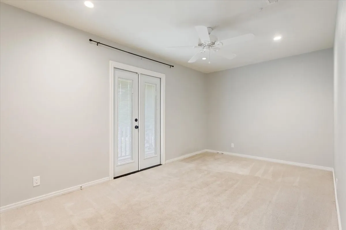Single Family Residence For Sale in Mc Lennan County , 425 White Hall Road, Woodway, Texas 76712, 3 Bedroom, 4 Bathroom, 2 Garage spaces, 2,402 Sqft, built in 1963, mls#21393855, Real Estate Agent in Woodway, Homes For Sale in Mc Lennan county, Homes For Sale in Woodway, Realtor in Woodway Texas, Real Estate Brokerage Independent Realty Texas, Luminita Cordes Realtor