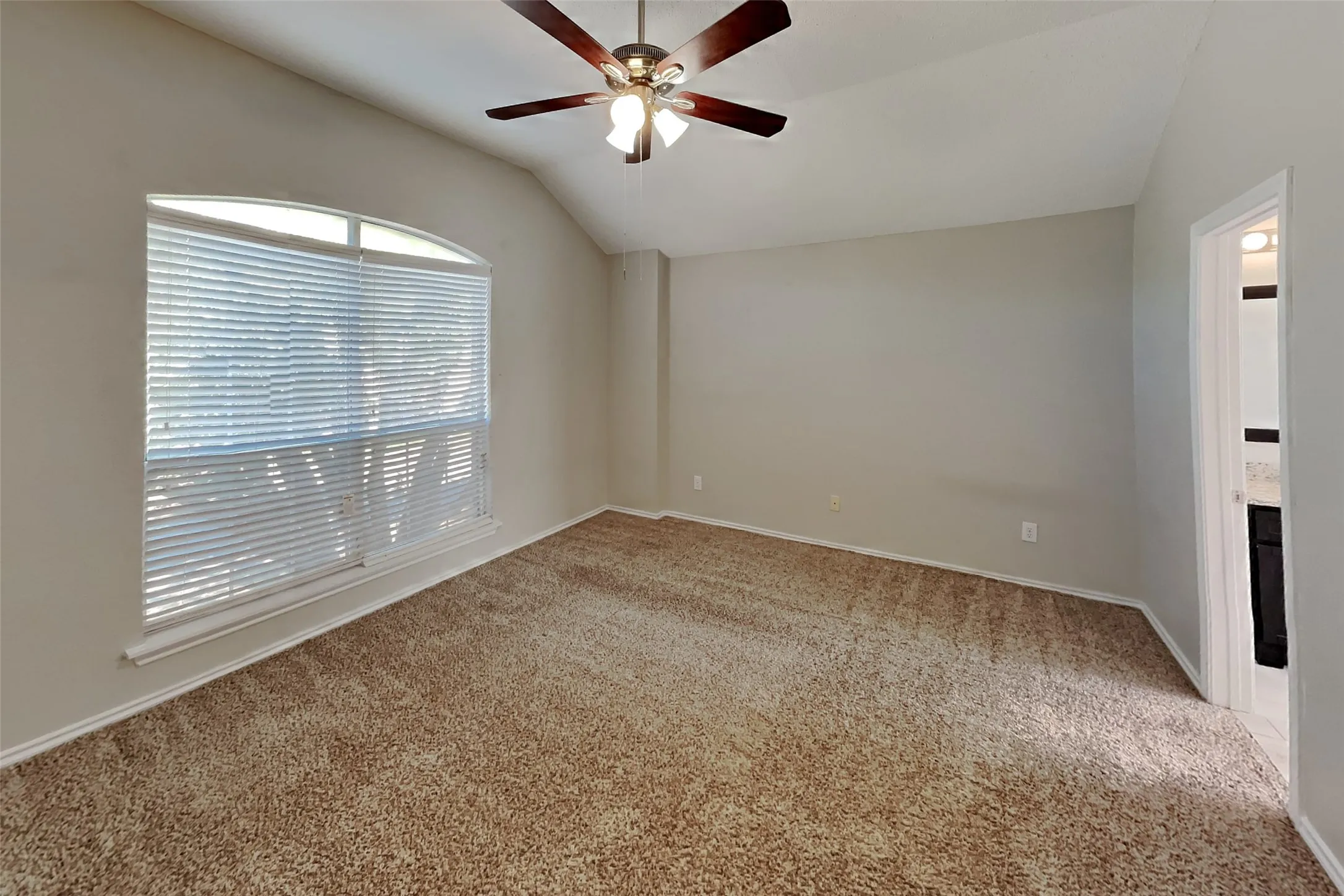 Single Family Residence For Rent in Collin County , 7680 Tournament Road, Frisco, Texas 75035, 3 Bedroom, 3 Bathroom, 2 Garage spaces, 2,262 Sqft, built in 1994, mls#21393849, Real Estate Agent in Frisco, Homes For Rent in Collin county, Homes For Rent in Frisco, Realtor in Frisco Texas, Real Estate Brokerage Independent Realty Texas, Luminita Cordes Realtor