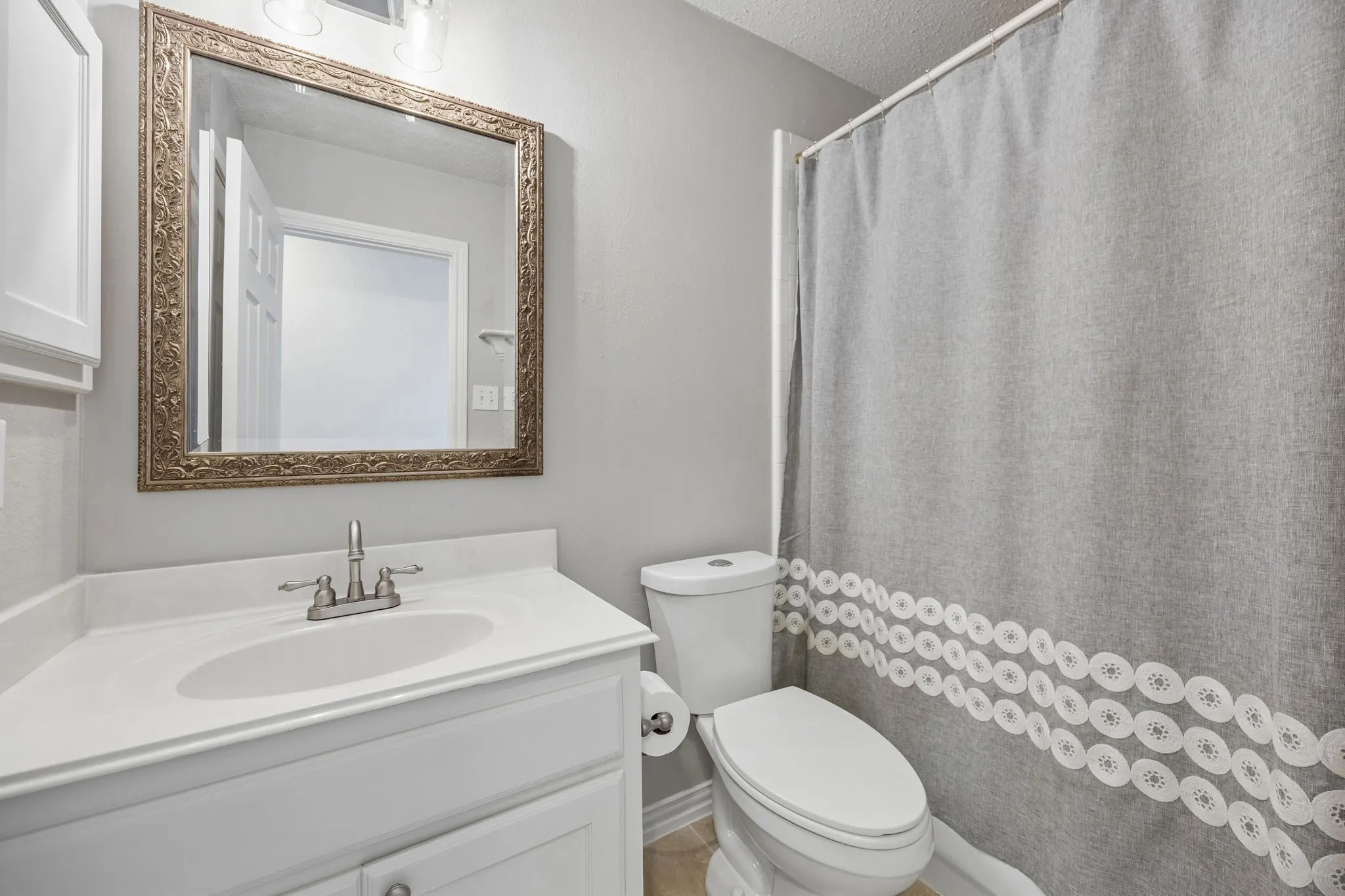Single Family Residence For Rent in Collin County , 305 Fairfax Drive, Allen, Texas 75013, 3 Bedroom, 2 Bathroom, 2 Garage spaces, 1,829 Sqft, built in 1994, mls#21393816, Real Estate Agent in Allen, Homes For Rent in Collin county, Homes For Rent in Allen, Realtor in Allen Texas, Real Estate Brokerage Independent Realty Texas, Luminita Cordes Realtor