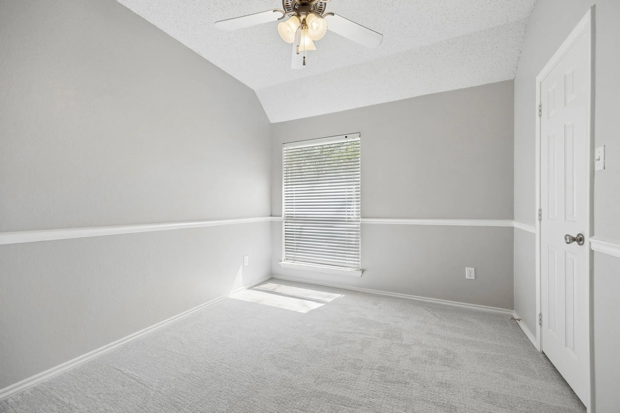 Single Family Residence For Rent in Collin County , 305 Fairfax Drive, Allen, Texas 75013, 3 Bedroom, 2 Bathroom, 2 Garage spaces, 1,829 Sqft, built in 1994, mls#21393816, Real Estate Agent in Allen, Homes For Rent in Collin county, Homes For Rent in Allen, Realtor in Allen Texas, Real Estate Brokerage Independent Realty Texas, Luminita Cordes Realtor