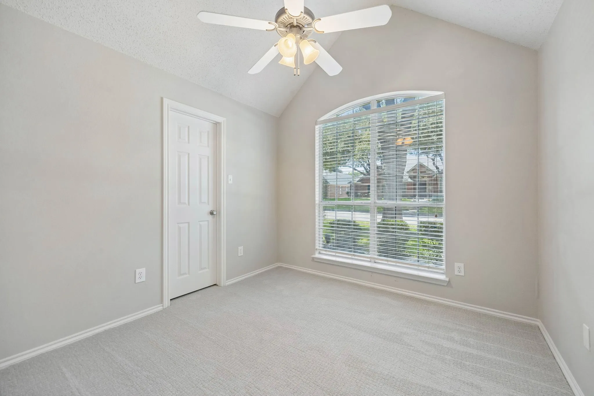 Single Family Residence For Rent in Collin County , 305 Fairfax Drive, Allen, Texas 75013, 3 Bedroom, 2 Bathroom, 2 Garage spaces, 1,829 Sqft, built in 1994, mls#21393816, Real Estate Agent in Allen, Homes For Rent in Collin county, Homes For Rent in Allen, Realtor in Allen Texas, Real Estate Brokerage Independent Realty Texas, Luminita Cordes Realtor