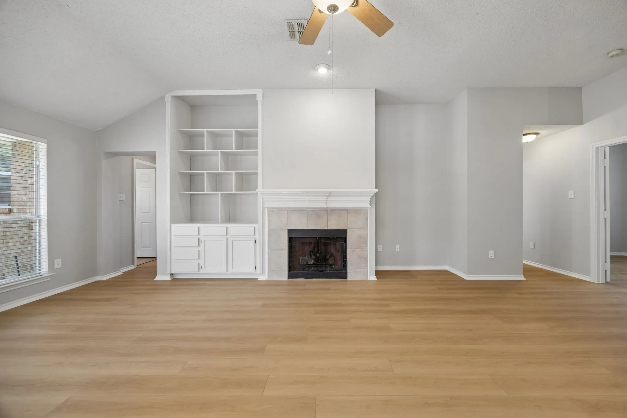 Single Family Residence For Rent in Collin County , 305 Fairfax Drive, Allen, Texas 75013, 3 Bedroom, 2 Bathroom, 2 Garage spaces, 1,829 Sqft, built in 1994, mls#21393816, Real Estate Agent in Allen, Homes For Rent in Collin county, Homes For Rent in Allen, Realtor in Allen Texas, Real Estate Brokerage Independent Realty Texas, Luminita Cordes Realtor