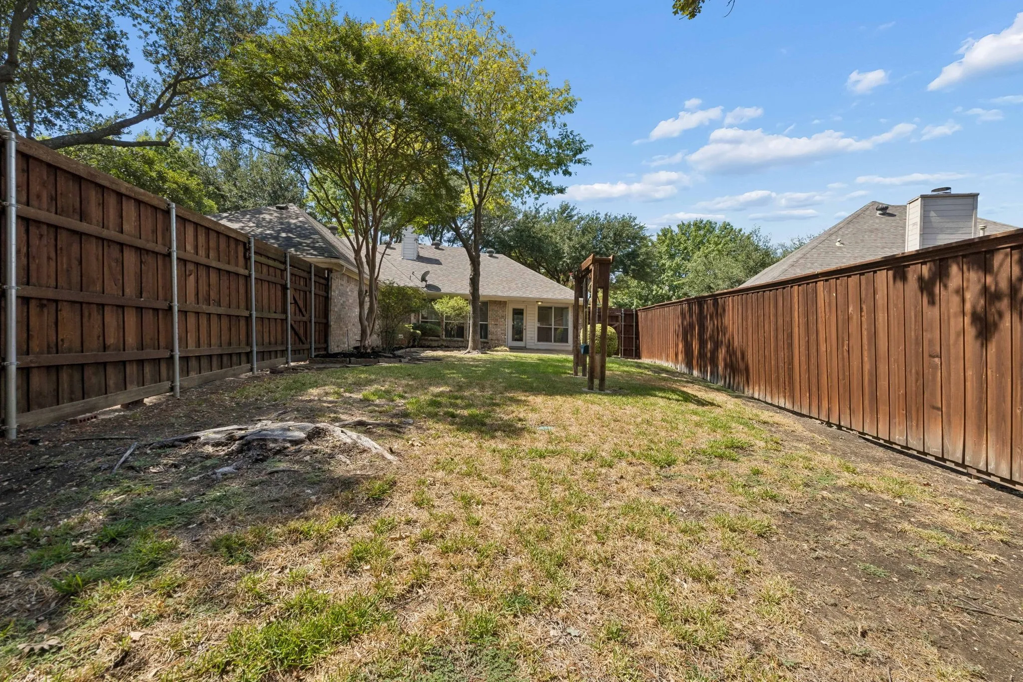 Single Family Residence For Rent in Collin County , 305 Fairfax Drive, Allen, Texas 75013, 3 Bedroom, 2 Bathroom, 2 Garage spaces, 1,829 Sqft, built in 1994, mls#21393816, Real Estate Agent in Allen, Homes For Rent in Collin county, Homes For Rent in Allen, Realtor in Allen Texas, Real Estate Brokerage Independent Realty Texas, Luminita Cordes Realtor