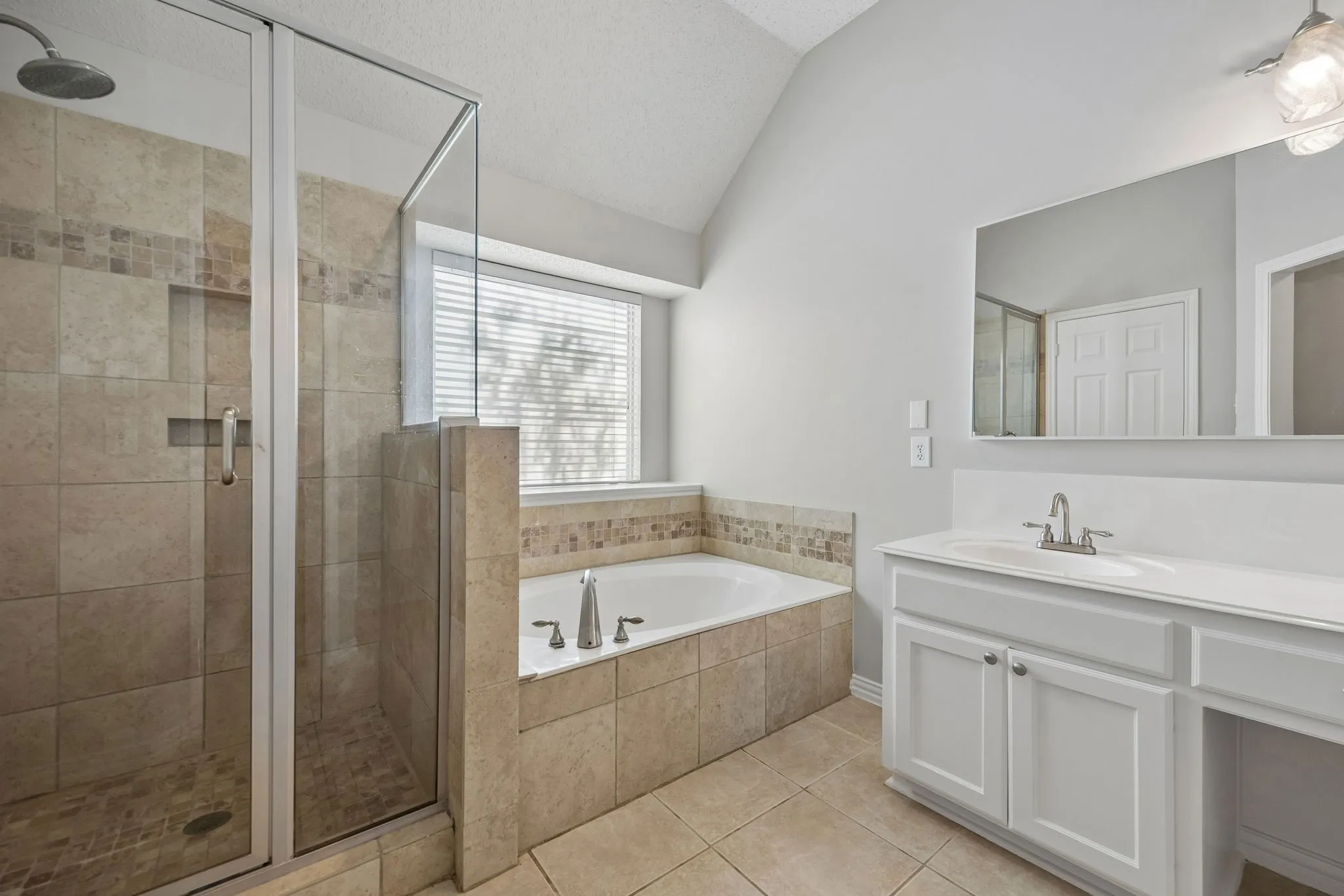 Single Family Residence For Rent in Collin County , 305 Fairfax Drive, Allen, Texas 75013, 3 Bedroom, 2 Bathroom, 2 Garage spaces, 1,829 Sqft, built in 1994, mls#21393816, Real Estate Agent in Allen, Homes For Rent in Collin county, Homes For Rent in Allen, Realtor in Allen Texas, Real Estate Brokerage Independent Realty Texas, Luminita Cordes Realtor