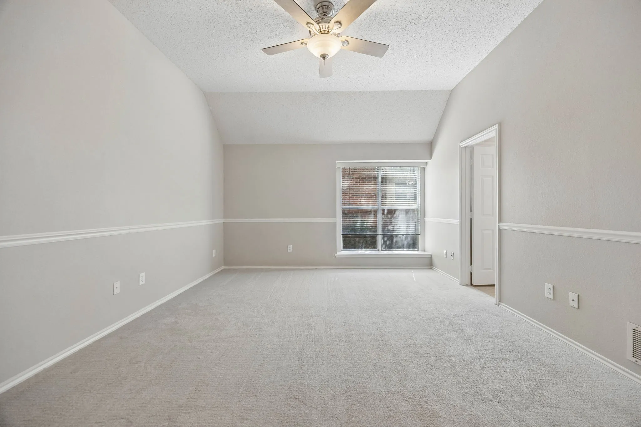 Single Family Residence For Rent in Collin County , 305 Fairfax Drive, Allen, Texas 75013, 3 Bedroom, 2 Bathroom, 2 Garage spaces, 1,829 Sqft, built in 1994, mls#21393816, Real Estate Agent in Allen, Homes For Rent in Collin county, Homes For Rent in Allen, Realtor in Allen Texas, Real Estate Brokerage Independent Realty Texas, Luminita Cordes Realtor