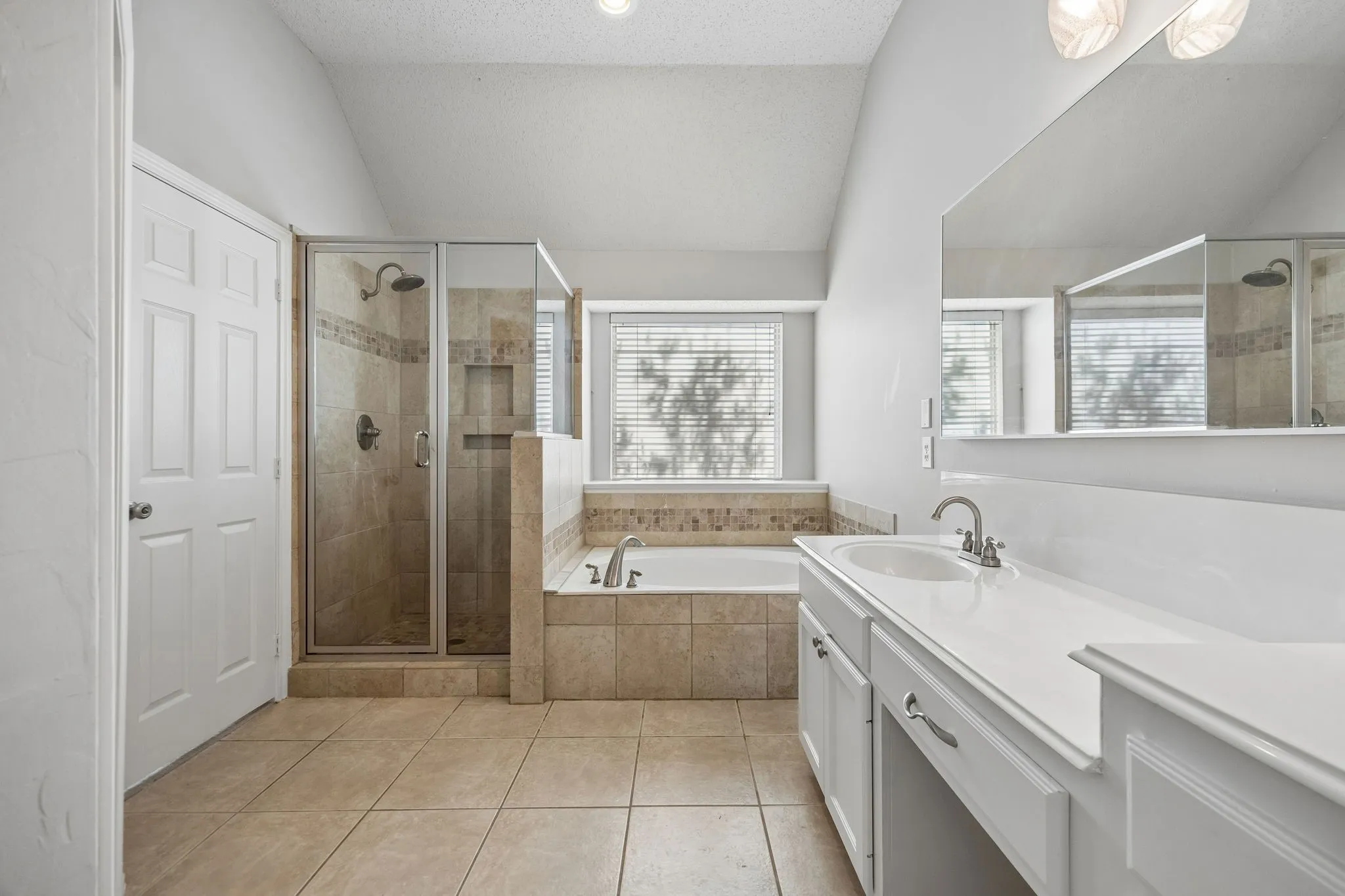 Single Family Residence For Rent in Collin County , 305 Fairfax Drive, Allen, Texas 75013, 3 Bedroom, 2 Bathroom, 2 Garage spaces, 1,829 Sqft, built in 1994, mls#21393816, Real Estate Agent in Allen, Homes For Rent in Collin county, Homes For Rent in Allen, Realtor in Allen Texas, Real Estate Brokerage Independent Realty Texas, Luminita Cordes Realtor
