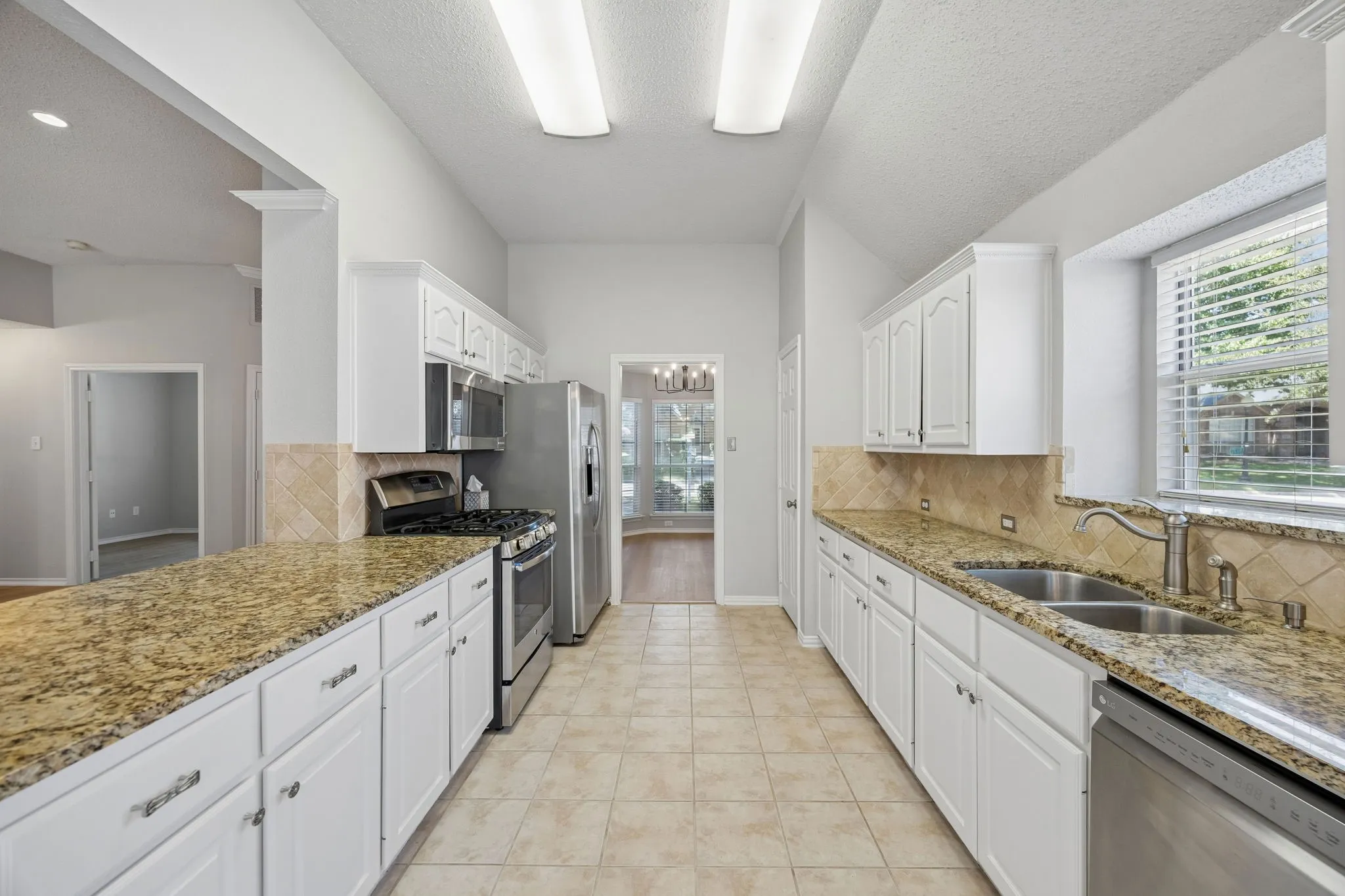 Single Family Residence For Rent in Collin County , 305 Fairfax Drive, Allen, Texas 75013, 3 Bedroom, 2 Bathroom, 2 Garage spaces, 1,829 Sqft, built in 1994, mls#21393816, Real Estate Agent in Allen, Homes For Rent in Collin county, Homes For Rent in Allen, Realtor in Allen Texas, Real Estate Brokerage Independent Realty Texas, Luminita Cordes Realtor