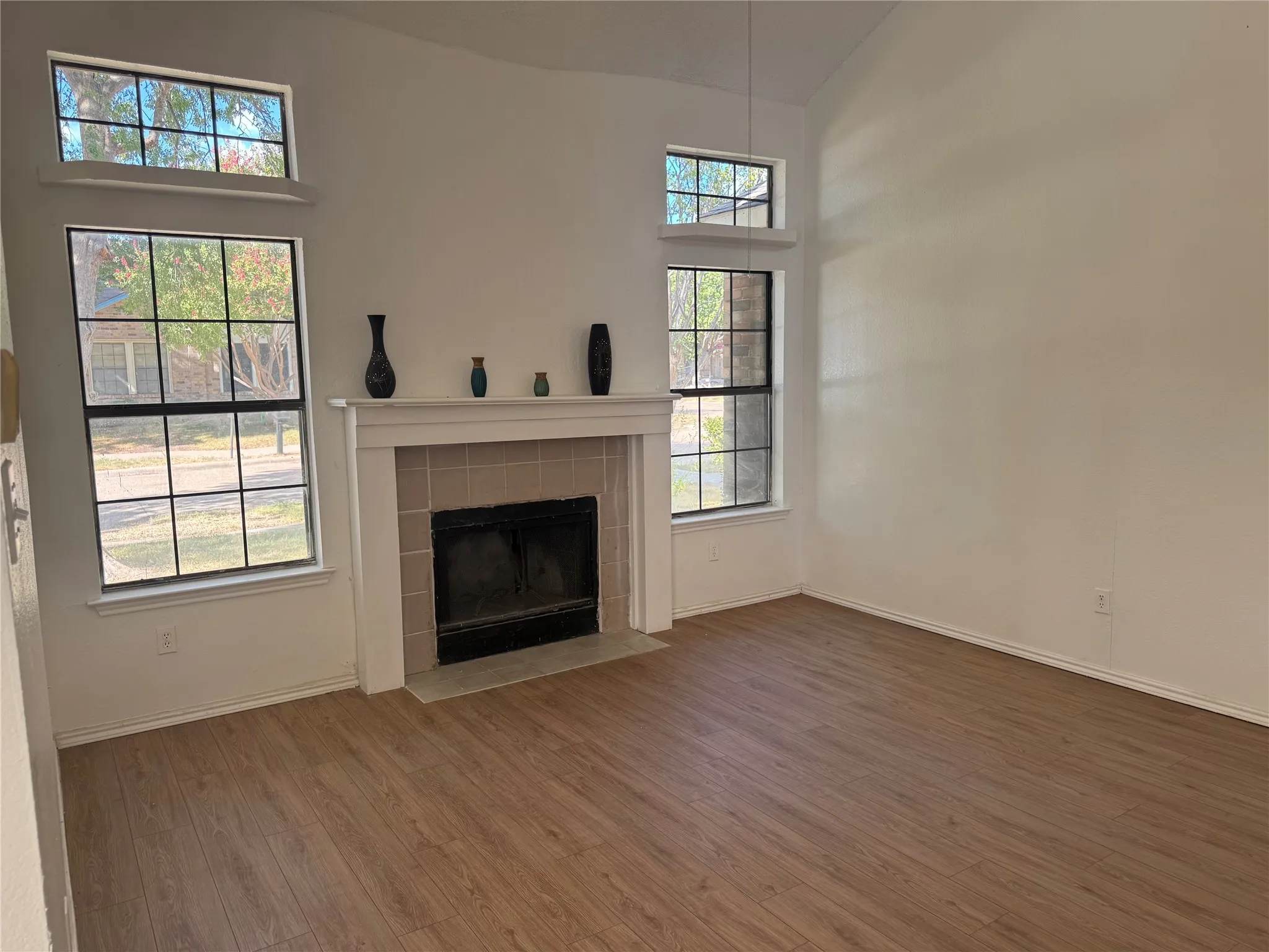 Single Family Residence For Rent in Dallas County , 806 Binbrook Drive, Mesquite, Texas 75149, 3 Bedroom, 2 Bathroom, Garage spaces, 1,081 Sqft, built in 1987, mls#21393788, Real Estate Agent in Mesquite, Homes For Rent in Dallas county, Homes For Rent in Mesquite, Realtor in Mesquite Texas, Real Estate Brokerage Independent Realty Texas, Luminita Cordes Realtor