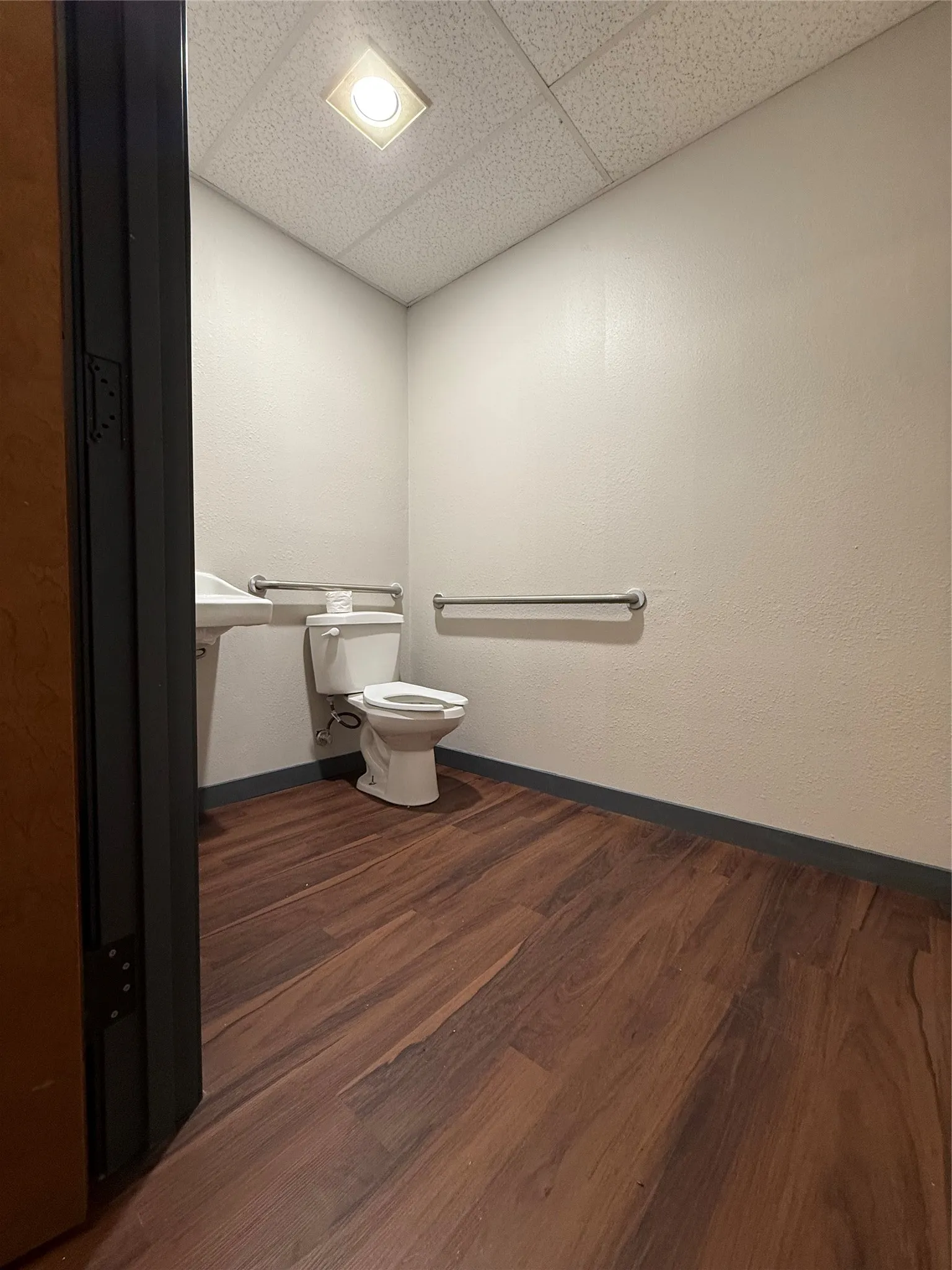 Retail For Sale in Tarrant County , 330 S Blue Mound Road, Saginaw, Texas 76131, 0, 0, Garage spaces, 0 Sqft, built in 1998, mls#21393762, Real Estate Agent in Saginaw, Homes For Sale in Tarrant county, Homes For Sale in Saginaw, Realtor in Saginaw Texas, Real Estate Brokerage Independent Realty Texas, Luminita Cordes Realtor