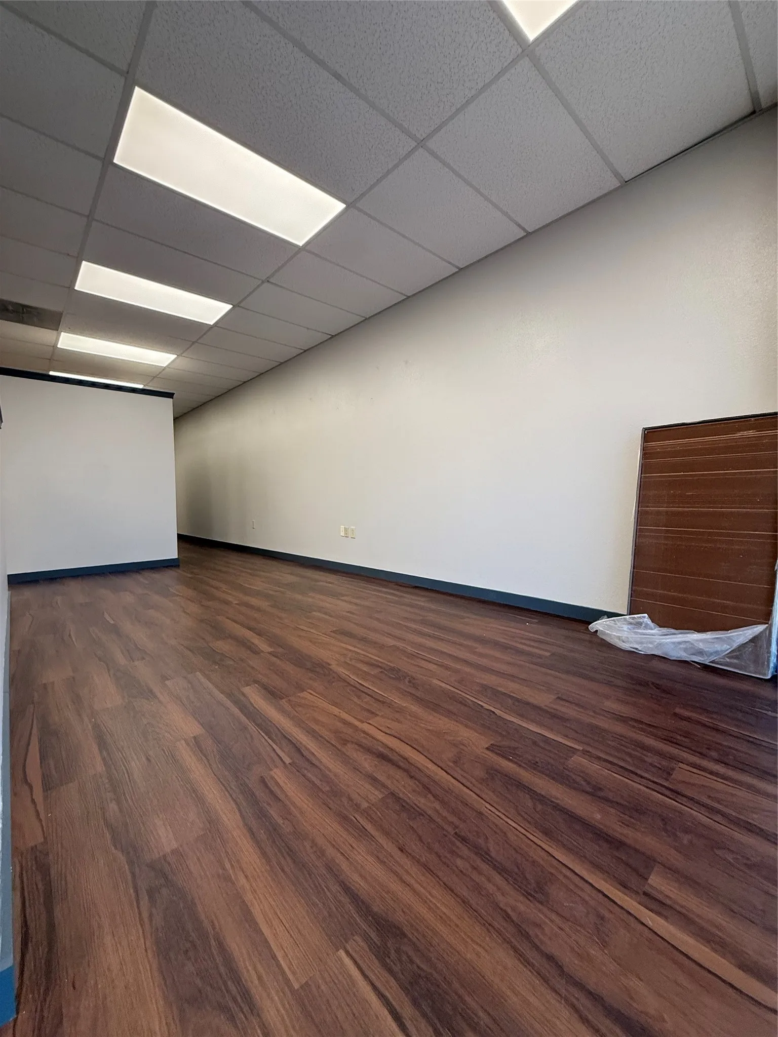 Retail For Sale in Tarrant County , 330 S Blue Mound Road, Saginaw, Texas 76131, 0, 0, Garage spaces, 0 Sqft, built in 1998, mls#21393762, Real Estate Agent in Saginaw, Homes For Sale in Tarrant county, Homes For Sale in Saginaw, Realtor in Saginaw Texas, Real Estate Brokerage Independent Realty Texas, Luminita Cordes Realtor