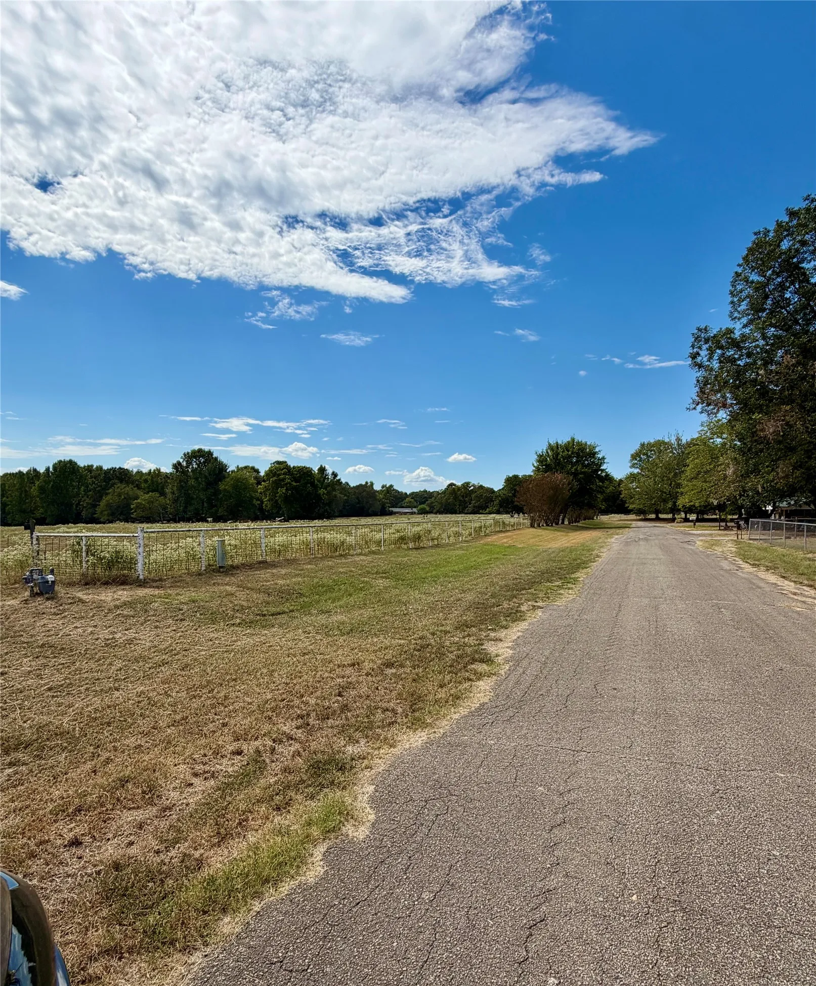 Single Family Residence For Sale in Red River (TX) County , 145 Lakeview Street, Avery, Texas 75554, 2 Bedroom, 1 Bathroom, Garage spaces, 1,149 Sqft, built in 1960, mls#21393862, Real Estate Agent in Avery, Homes For Sale in Red River (TX) county, Homes For Sale in Avery, Realtor in Avery Texas, Real Estate Brokerage Independent Realty Texas, Luminita Cordes Realtor