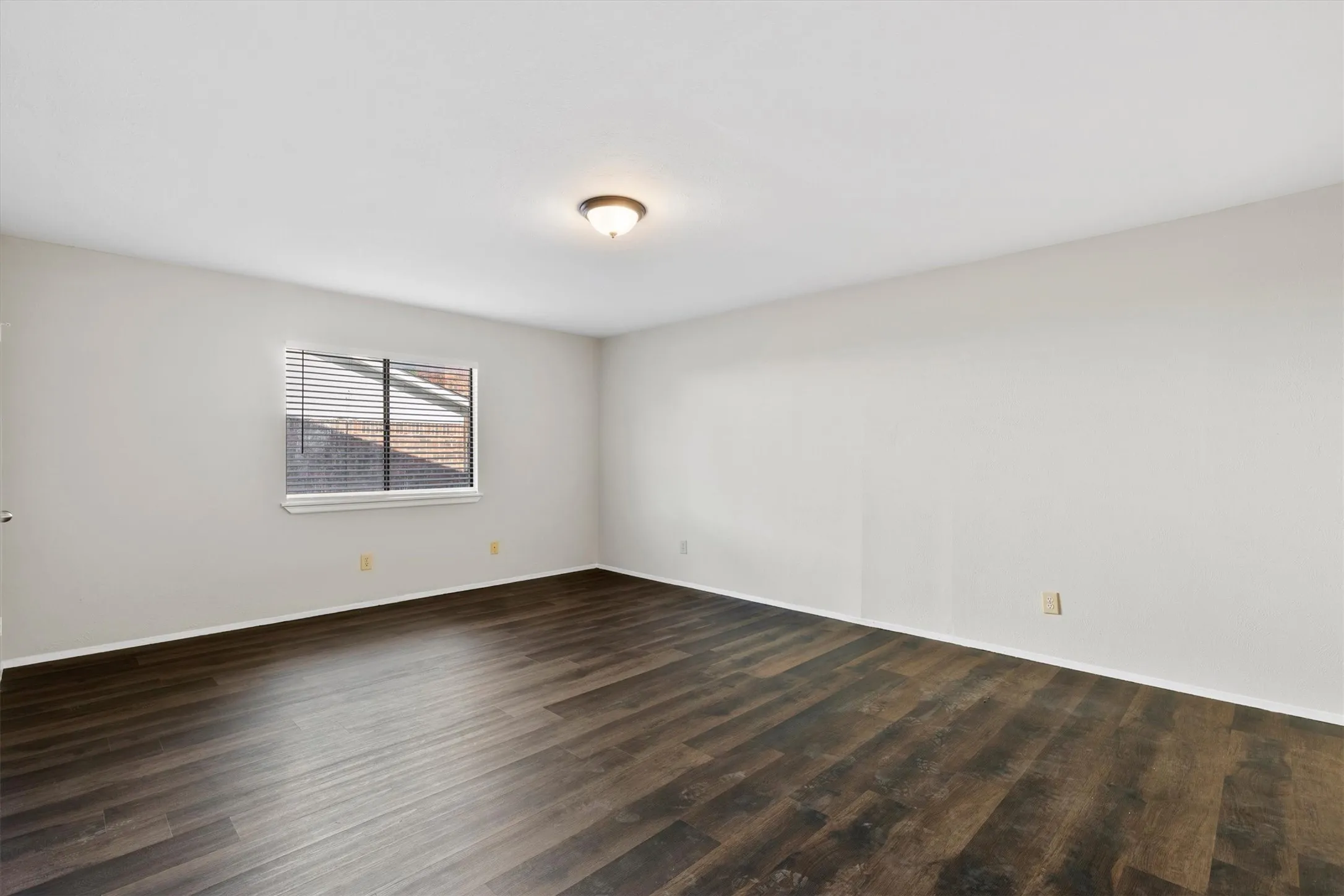 Single Family Residence For Rent in Collin County , 1129 Lombardy Drive, Plano, Texas 75023, 3 Bedroom, 2 Bathroom, 2 Garage spaces, 1,910 Sqft, built in 1980, mls#21392069, Real Estate Agent in Plano, Homes For Rent in Collin county, Homes For Rent in Plano, Realtor in Plano Texas, Real Estate Brokerage Independent Realty Texas, Luminita Cordes Realtor
