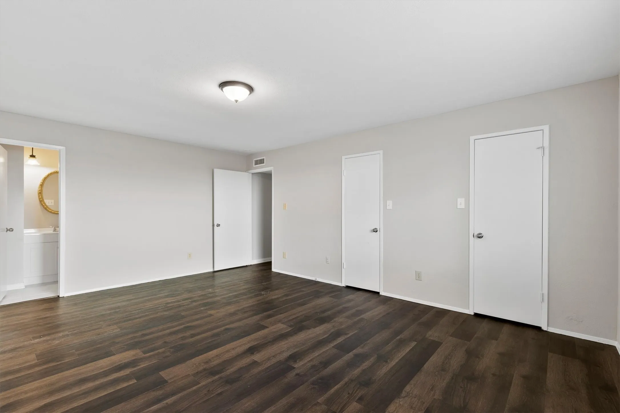 Single Family Residence For Rent in Collin County , 1129 Lombardy Drive, Plano, Texas 75023, 3 Bedroom, 2 Bathroom, 2 Garage spaces, 1,910 Sqft, built in 1980, mls#21392069, Real Estate Agent in Plano, Homes For Rent in Collin county, Homes For Rent in Plano, Realtor in Plano Texas, Real Estate Brokerage Independent Realty Texas, Luminita Cordes Realtor