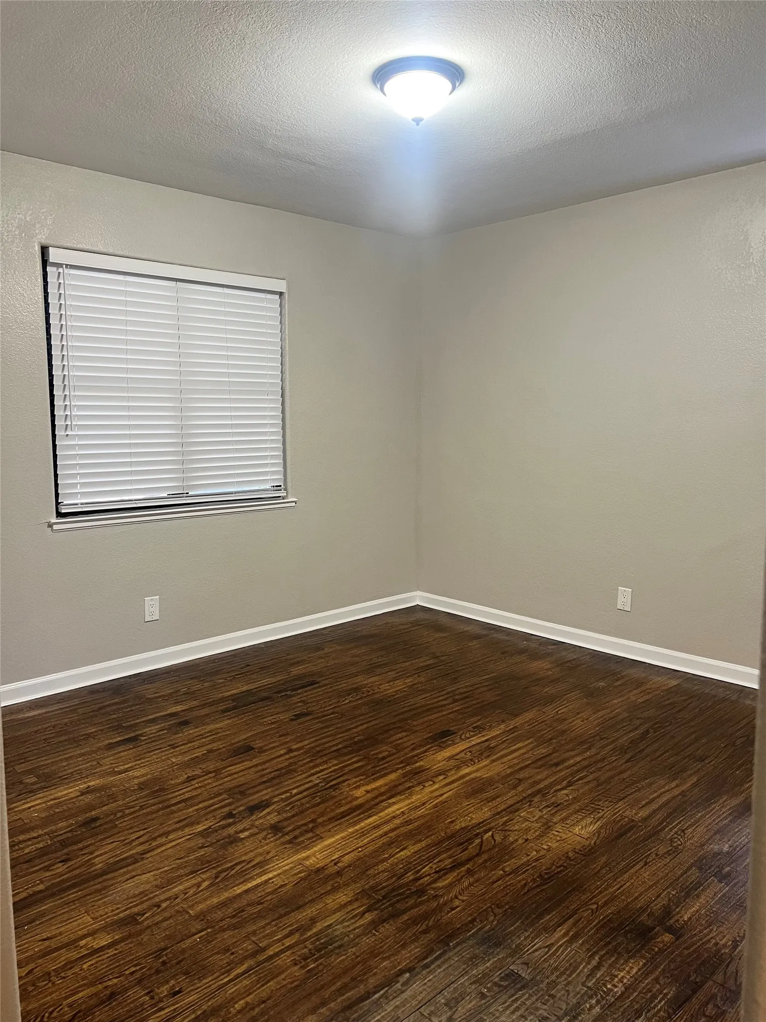 Single Family Residence For Rent in Dallas County , 119 Nichols Street, Irving, Texas 75060, 3 Bedroom, 1 Bathroom, 2 Garage spaces, 1,289 Sqft, built in 1952, mls#21393866, Real Estate Agent in Irving, Homes For Rent in Dallas county, Homes For Rent in Irving, Realtor in Irving Texas, Real Estate Brokerage Independent Realty Texas, Luminita Cordes Realtor