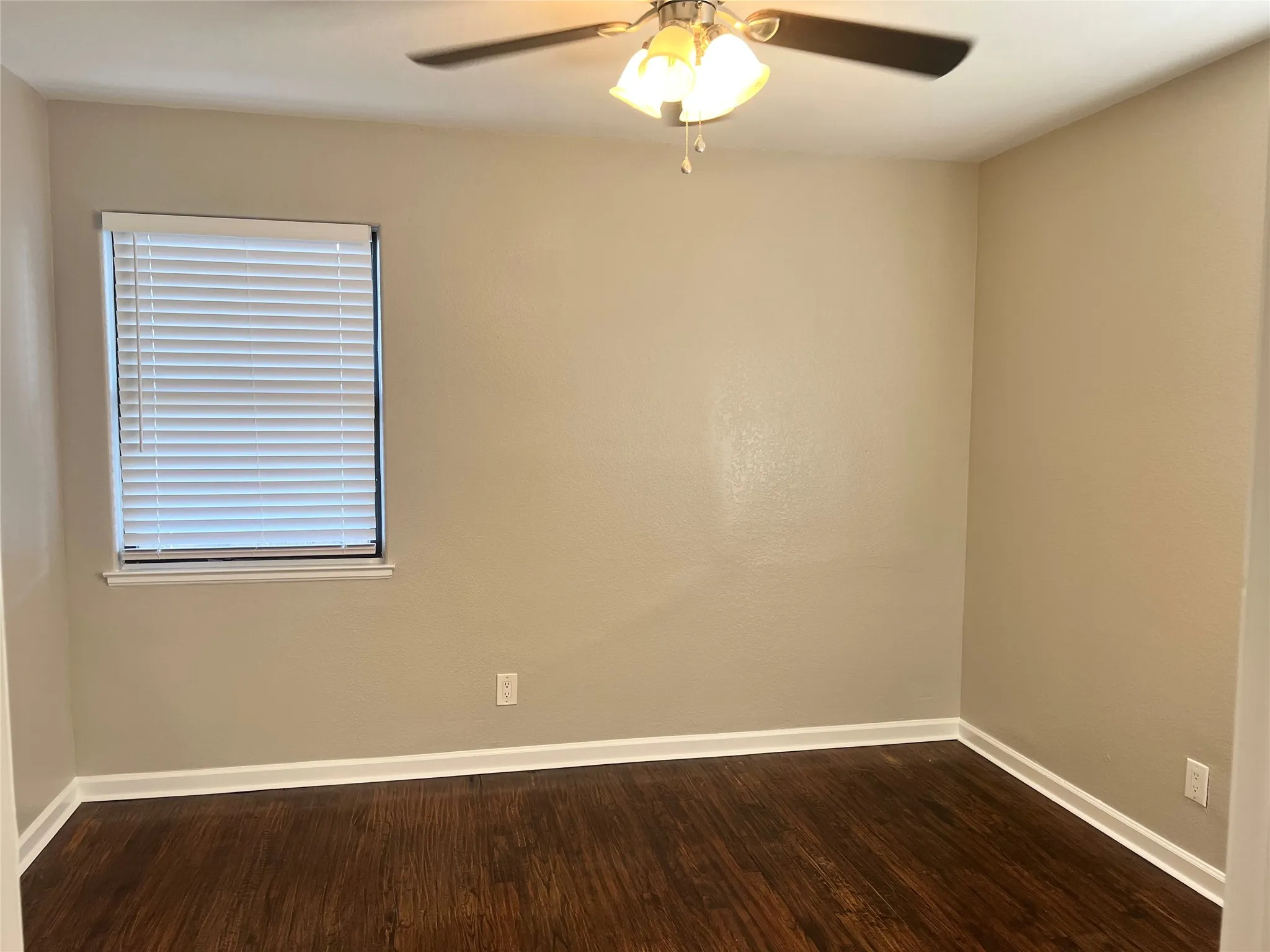 Single Family Residence For Rent in Dallas County , 119 Nichols Street, Irving, Texas 75060, 3 Bedroom, 1 Bathroom, 2 Garage spaces, 1,289 Sqft, built in 1952, mls#21393866, Real Estate Agent in Irving, Homes For Rent in Dallas county, Homes For Rent in Irving, Realtor in Irving Texas, Real Estate Brokerage Independent Realty Texas, Luminita Cordes Realtor