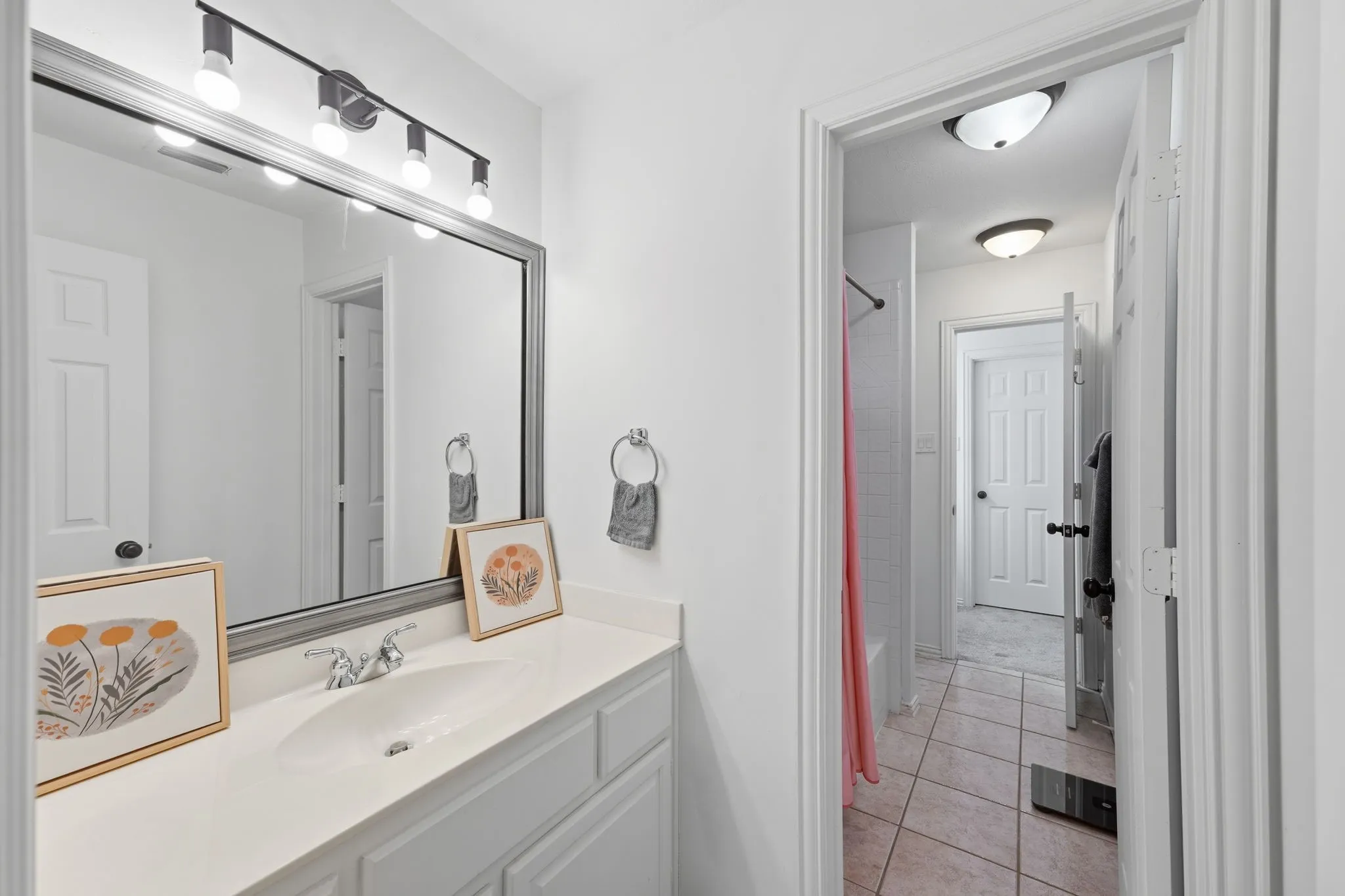 Bedroom 5, upstairs, walk-in-closet. Jack-n-jill bathroom.