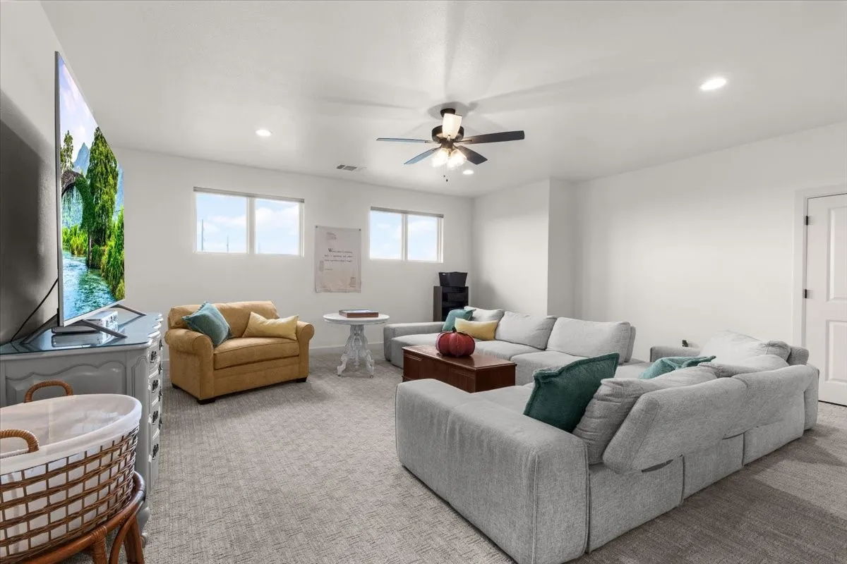 Single Family Residence For Sale in Hood County , 4305 Shale Bluff Court, Granbury, Texas 76048, 4 Bedroom, 3 Bathroom, 2 Garage spaces, 2,833 Sqft, built in 2023, mls#21393832, Real Estate Agent in Granbury, Homes For Sale in Hood county, Homes For Sale in Granbury, Realtor in Granbury Texas, Real Estate Brokerage Independent Realty Texas, Luminita Cordes Realtor