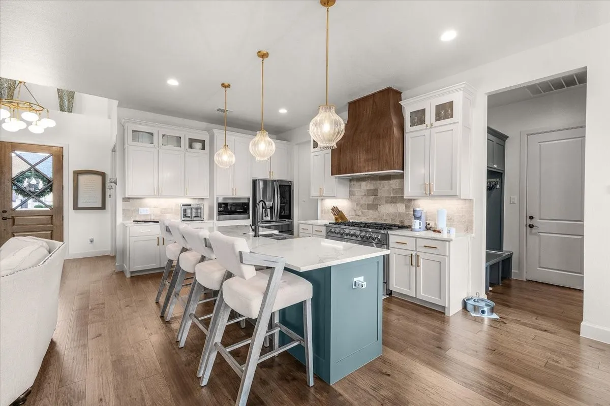 Single Family Residence For Sale in Hood County , 4305 Shale Bluff Court, Granbury, Texas 76048, 4 Bedroom, 3 Bathroom, 2 Garage spaces, 2,833 Sqft, built in 2023, mls#21393832, Real Estate Agent in Granbury, Homes For Sale in Hood county, Homes For Sale in Granbury, Realtor in Granbury Texas, Real Estate Brokerage Independent Realty Texas, Luminita Cordes Realtor