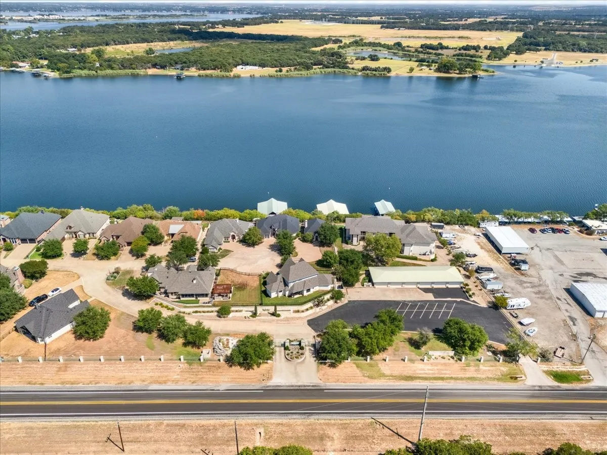Single Family Residence For Sale in Hood County , 4305 Shale Bluff Court, Granbury, Texas 76048, 4 Bedroom, 3 Bathroom, 2 Garage spaces, 2,833 Sqft, built in 2023, mls#21393832, Real Estate Agent in Granbury, Homes For Sale in Hood county, Homes For Sale in Granbury, Realtor in Granbury Texas, Real Estate Brokerage Independent Realty Texas, Luminita Cordes Realtor