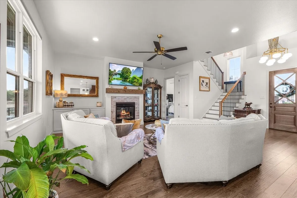 Single Family Residence For Sale in Hood County , 4305 Shale Bluff Court, Granbury, Texas 76048, 4 Bedroom, 3 Bathroom, 2 Garage spaces, 2,833 Sqft, built in 2023, mls#21393832, Real Estate Agent in Granbury, Homes For Sale in Hood county, Homes For Sale in Granbury, Realtor in Granbury Texas, Real Estate Brokerage Independent Realty Texas, Luminita Cordes Realtor
