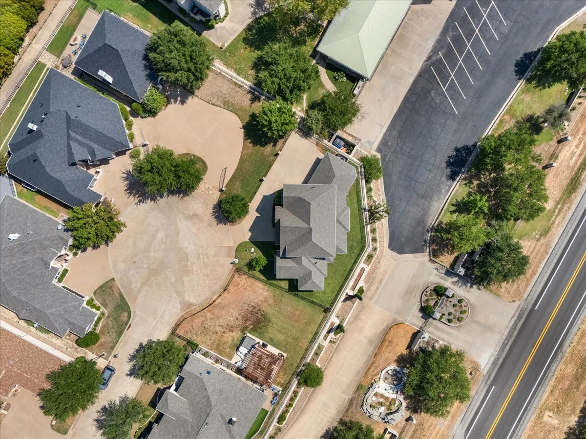 Single Family Residence For Sale in Hood County , 4305 Shale Bluff Court, Granbury, Texas 76048, 4 Bedroom, 3 Bathroom, 2 Garage spaces, 2,833 Sqft, built in 2023, mls#21393832, Real Estate Agent in Granbury, Homes For Sale in Hood county, Homes For Sale in Granbury, Realtor in Granbury Texas, Real Estate Brokerage Independent Realty Texas, Luminita Cordes Realtor