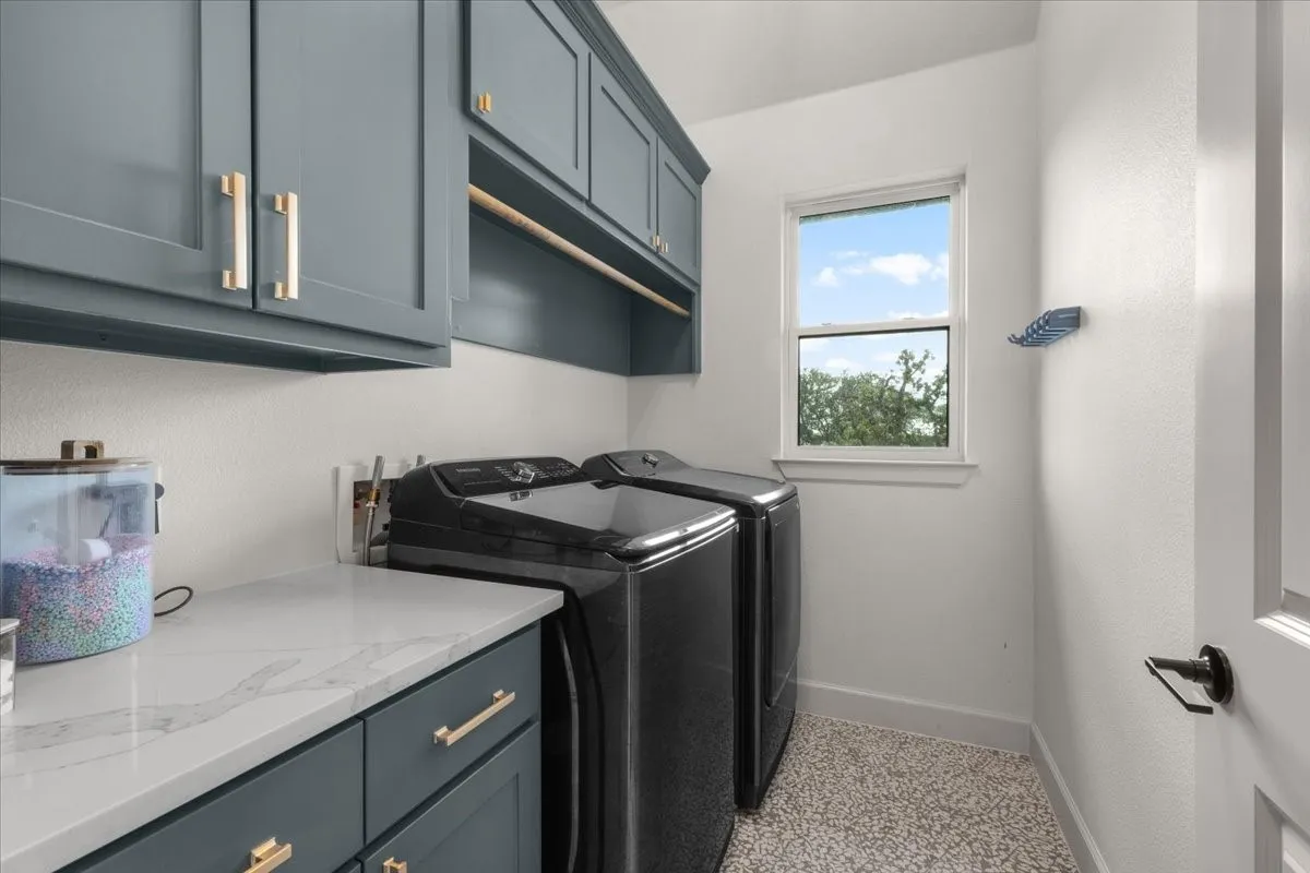 Single Family Residence For Sale in Hood County , 4305 Shale Bluff Court, Granbury, Texas 76048, 4 Bedroom, 3 Bathroom, 2 Garage spaces, 2,833 Sqft, built in 2023, mls#21393832, Real Estate Agent in Granbury, Homes For Sale in Hood county, Homes For Sale in Granbury, Realtor in Granbury Texas, Real Estate Brokerage Independent Realty Texas, Luminita Cordes Realtor