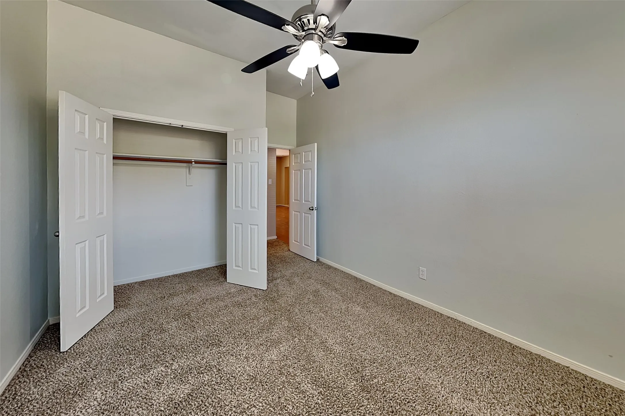 Single Family Residence For Rent in Tarrant County , 310 Village Trail Court, Trophy Club, Texas 76260, 4 Bedroom, 2 Bathroom, 2 Garage spaces, 2,275 Sqft, built in 1997, mls#21393869, Real Estate Agent in Trophy Club, Homes For Rent in Tarrant county, Homes For Rent in Trophy Club, Realtor in Trophy Club Texas, Real Estate Brokerage Independent Realty Texas, Luminita Cordes Realtor