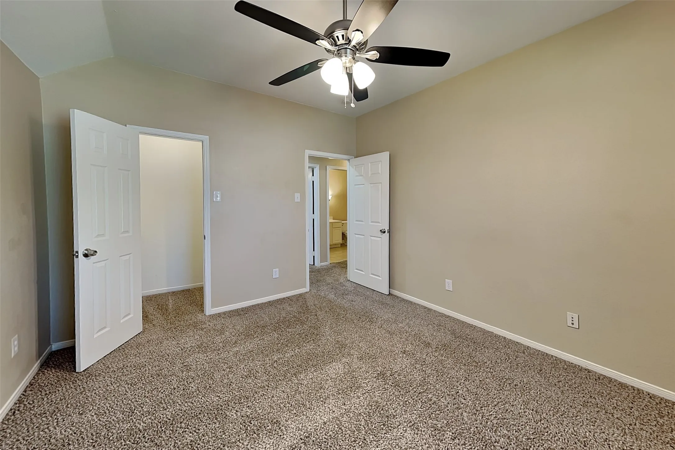 Single Family Residence For Rent in Tarrant County , 310 Village Trail Court, Trophy Club, Texas 76260, 4 Bedroom, 2 Bathroom, 2 Garage spaces, 2,275 Sqft, built in 1997, mls#21393869, Real Estate Agent in Trophy Club, Homes For Rent in Tarrant county, Homes For Rent in Trophy Club, Realtor in Trophy Club Texas, Real Estate Brokerage Independent Realty Texas, Luminita Cordes Realtor