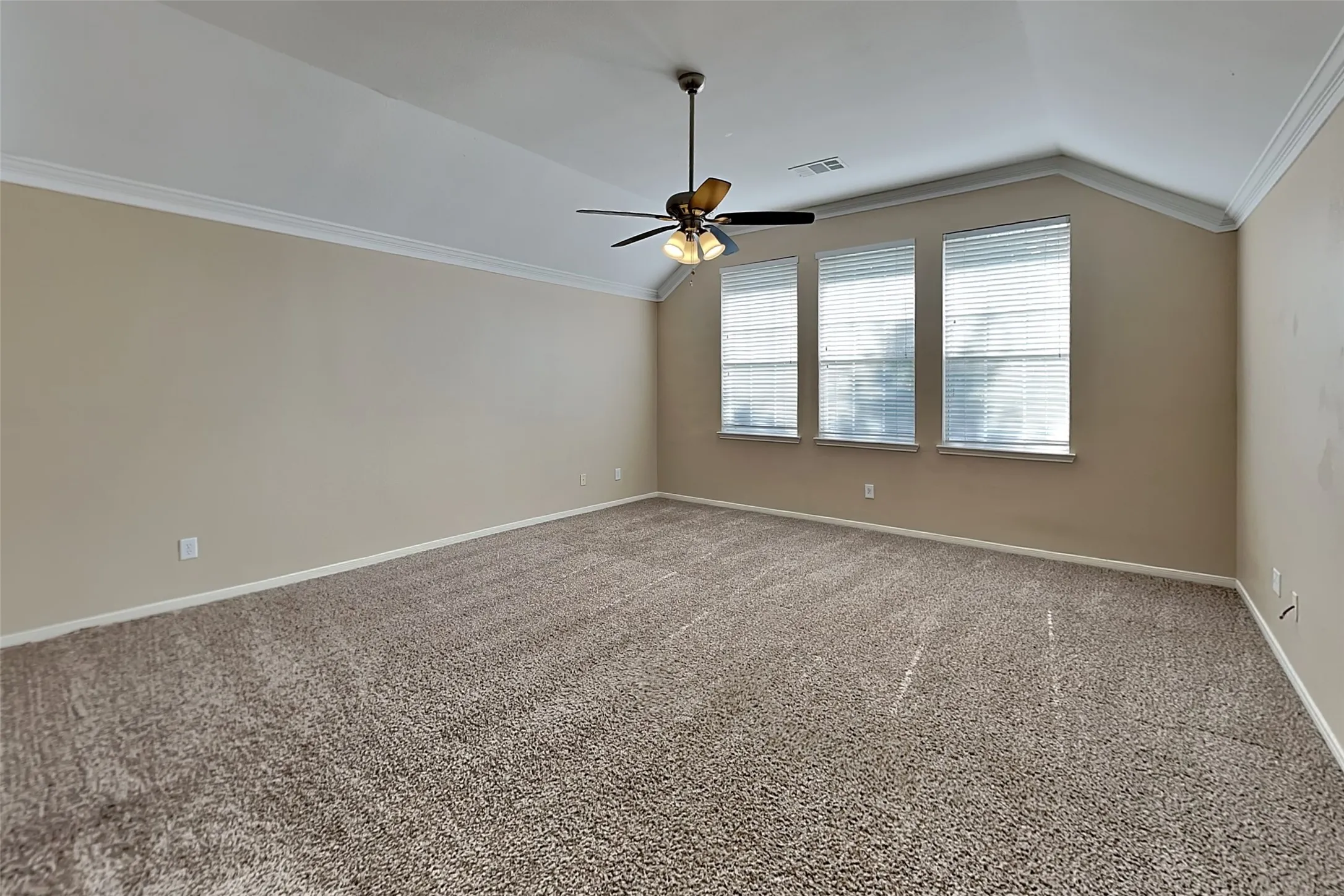 Single Family Residence For Rent in Tarrant County , 310 Village Trail Court, Trophy Club, Texas 76260, 4 Bedroom, 2 Bathroom, 2 Garage spaces, 2,275 Sqft, built in 1997, mls#21393869, Real Estate Agent in Trophy Club, Homes For Rent in Tarrant county, Homes For Rent in Trophy Club, Realtor in Trophy Club Texas, Real Estate Brokerage Independent Realty Texas, Luminita Cordes Realtor