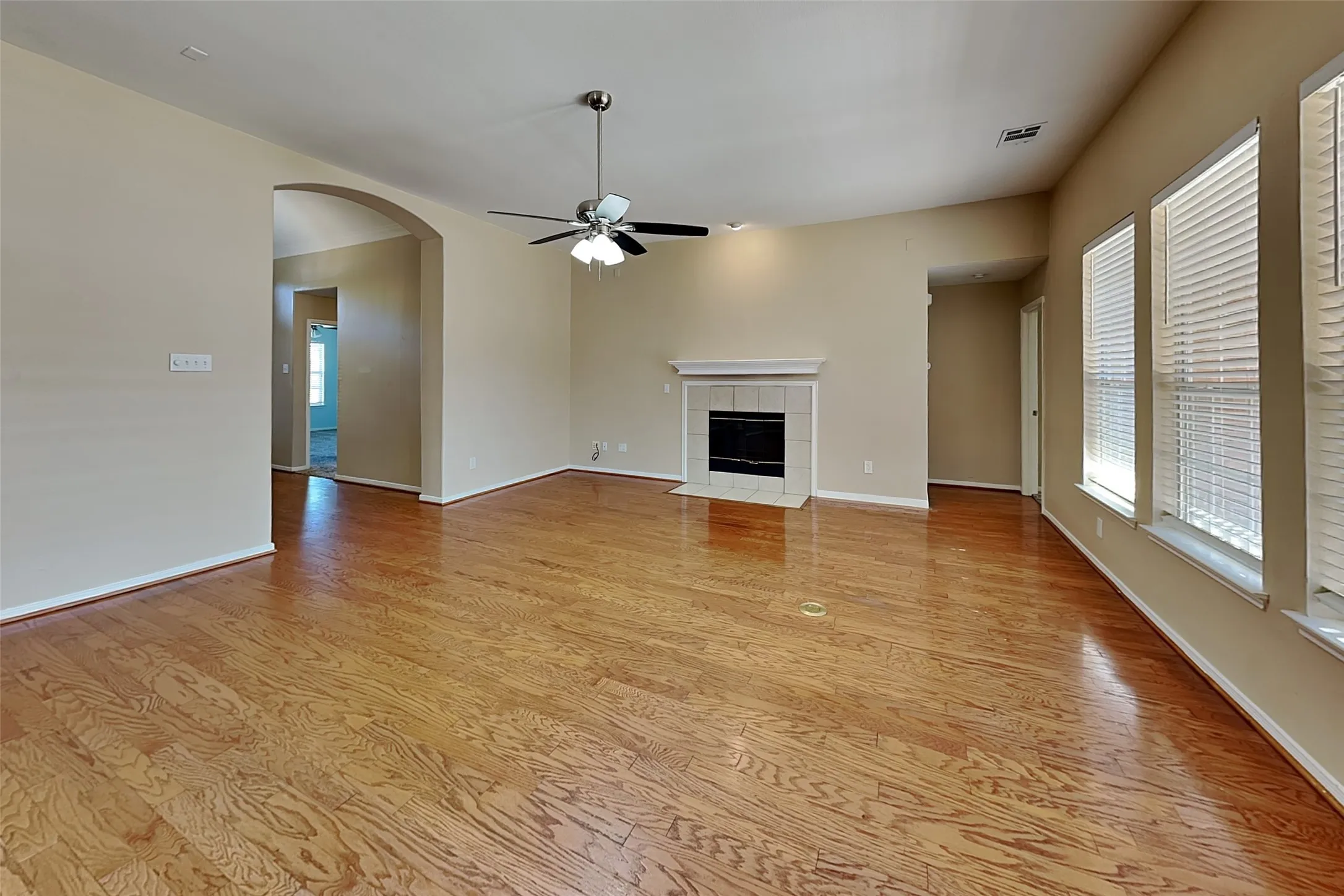 Single Family Residence For Rent in Tarrant County , 310 Village Trail Court, Trophy Club, Texas 76260, 4 Bedroom, 2 Bathroom, 2 Garage spaces, 2,275 Sqft, built in 1997, mls#21393869, Real Estate Agent in Trophy Club, Homes For Rent in Tarrant county, Homes For Rent in Trophy Club, Realtor in Trophy Club Texas, Real Estate Brokerage Independent Realty Texas, Luminita Cordes Realtor