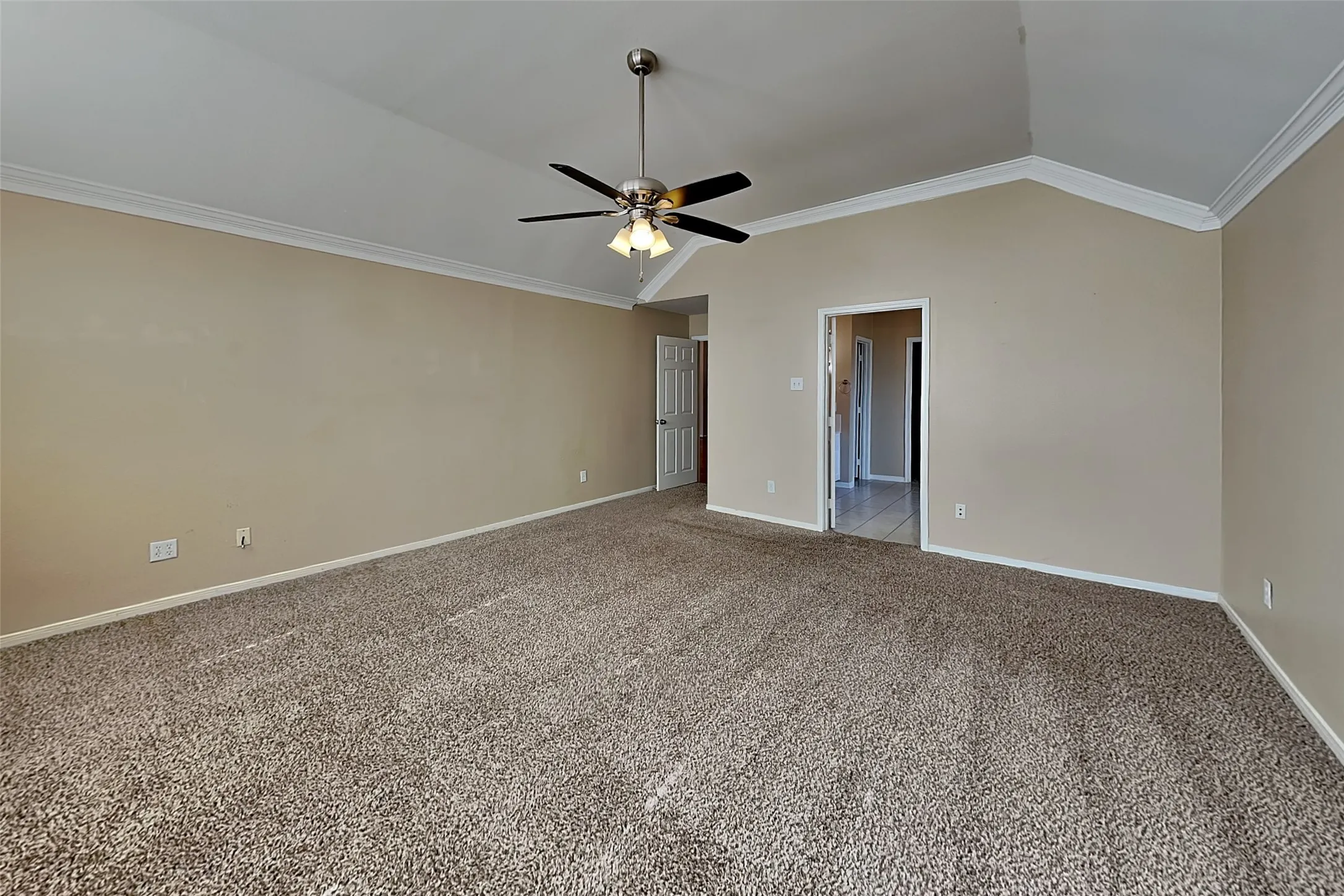 Single Family Residence For Rent in Tarrant County , 310 Village Trail Court, Trophy Club, Texas 76260, 4 Bedroom, 2 Bathroom, 2 Garage spaces, 2,275 Sqft, built in 1997, mls#21393869, Real Estate Agent in Trophy Club, Homes For Rent in Tarrant county, Homes For Rent in Trophy Club, Realtor in Trophy Club Texas, Real Estate Brokerage Independent Realty Texas, Luminita Cordes Realtor