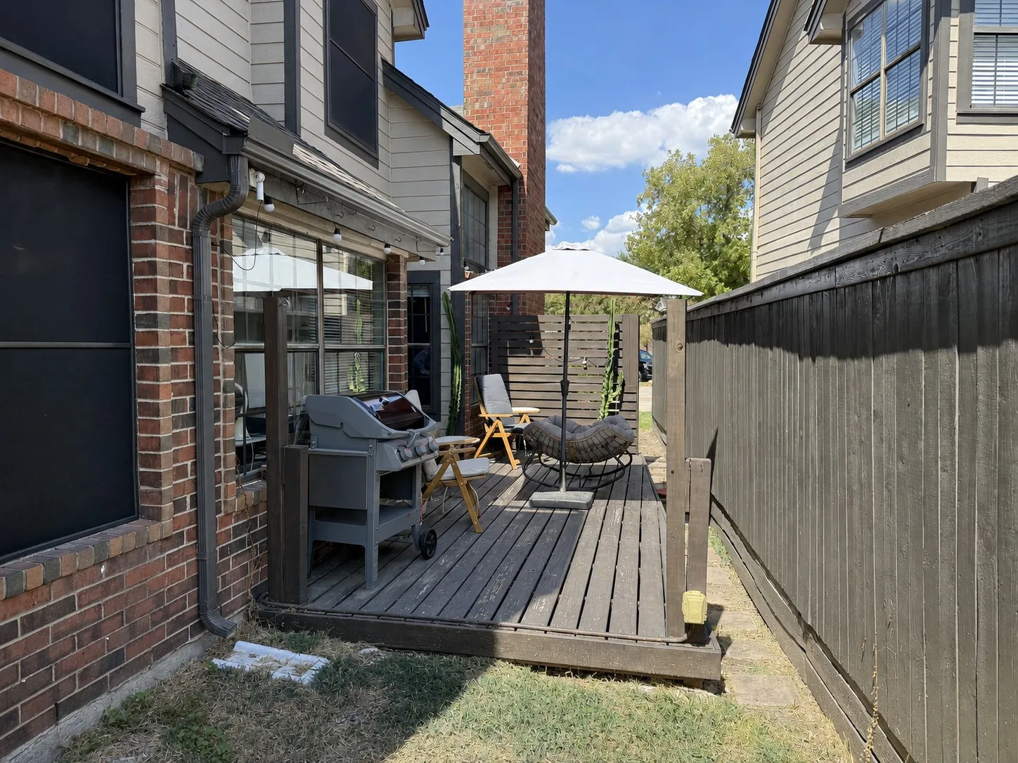 Condominium For Sale in Dallas County , 414 Santa Fe Trl 91, Irving, Texas 75063, 2 Bedroom, 3 Bathroom, 1 Garage spaces, 1,153 Sqft, built in 1986, mls#21389570, Real Estate Agent in Irving, Homes For Sale in Dallas county, Homes For Sale in Irving, Realtor in Irving Texas, Real Estate Brokerage Independent Realty Texas, Luminita Cordes Realtor