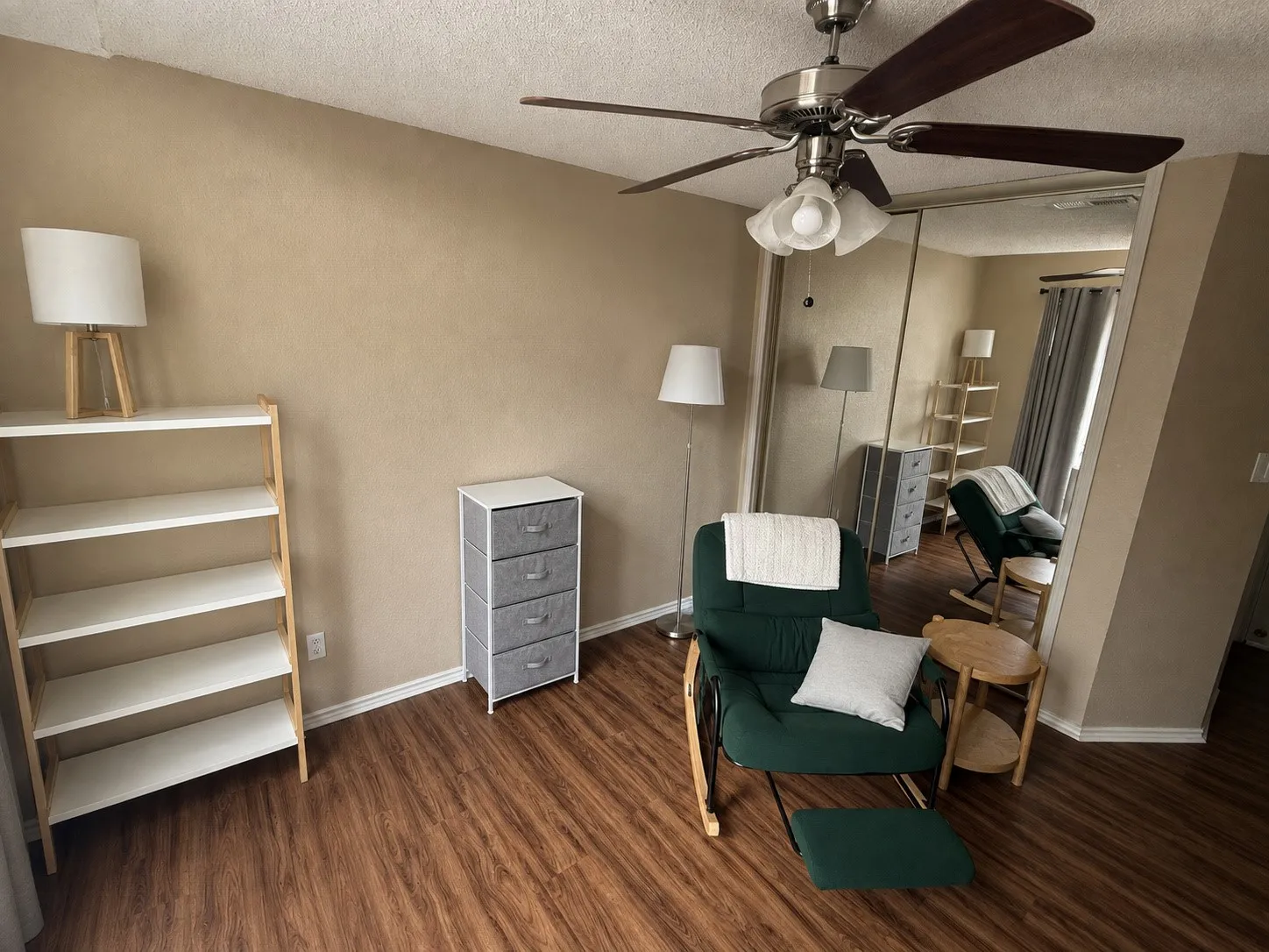 Condominium For Sale in Dallas County , 414 Santa Fe Trl 91, Irving, Texas 75063, 2 Bedroom, 3 Bathroom, 1 Garage spaces, 1,153 Sqft, built in 1986, mls#21389570, Real Estate Agent in Irving, Homes For Sale in Dallas county, Homes For Sale in Irving, Realtor in Irving Texas, Real Estate Brokerage Independent Realty Texas, Luminita Cordes Realtor