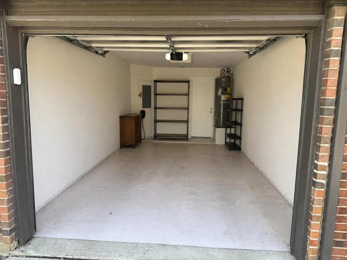 Condominium For Sale in Dallas County , 414 Santa Fe Trl 91, Irving, Texas 75063, 2 Bedroom, 3 Bathroom, 1 Garage spaces, 1,153 Sqft, built in 1986, mls#21389570, Real Estate Agent in Irving, Homes For Sale in Dallas county, Homes For Sale in Irving, Realtor in Irving Texas, Real Estate Brokerage Independent Realty Texas, Luminita Cordes Realtor