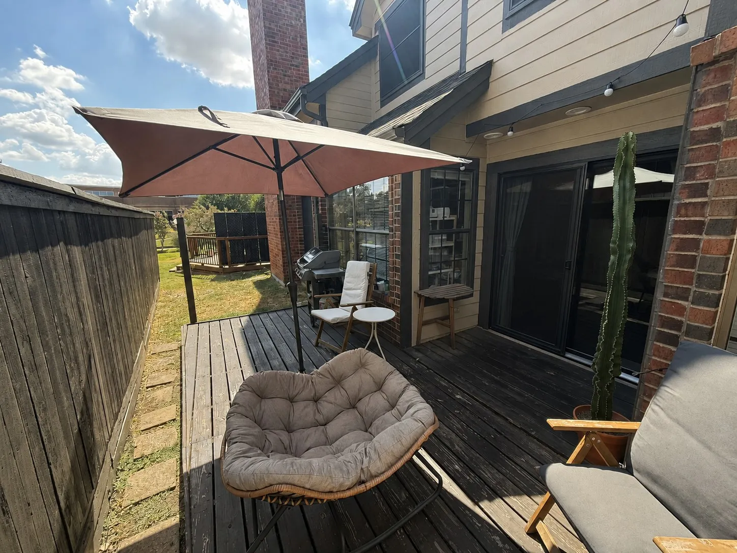 Condominium For Sale in Dallas County , 414 Santa Fe Trl 91, Irving, Texas 75063, 2 Bedroom, 3 Bathroom, 1 Garage spaces, 1,153 Sqft, built in 1986, mls#21389570, Real Estate Agent in Irving, Homes For Sale in Dallas county, Homes For Sale in Irving, Realtor in Irving Texas, Real Estate Brokerage Independent Realty Texas, Luminita Cordes Realtor