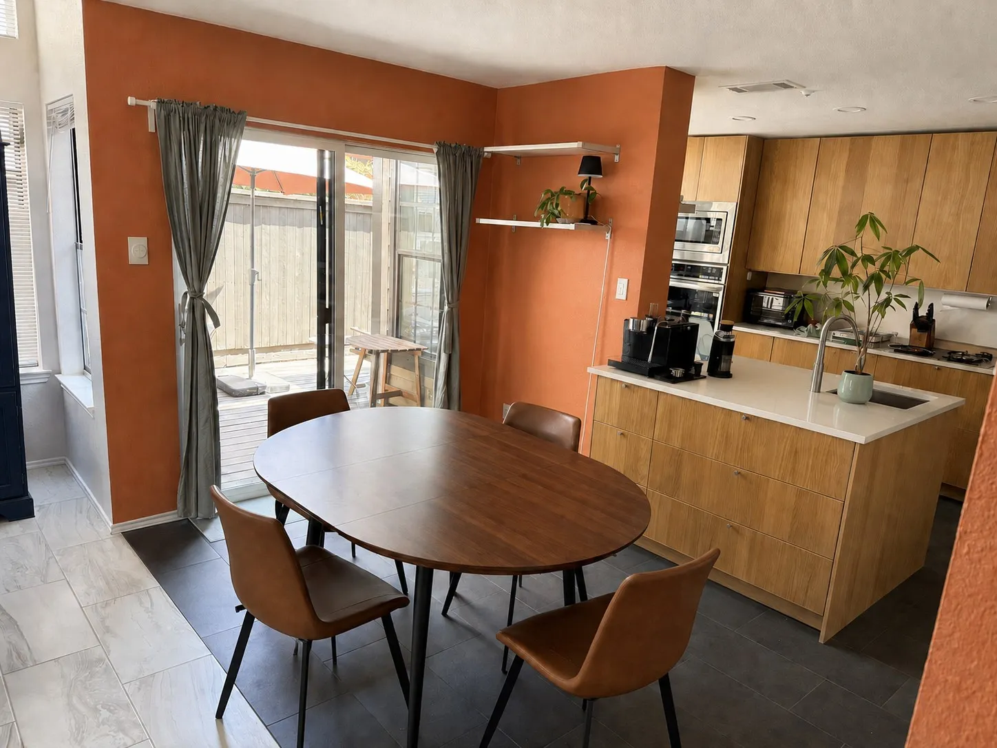 Condominium For Sale in Dallas County , 414 Santa Fe Trl 91, Irving, Texas 75063, 2 Bedroom, 3 Bathroom, 1 Garage spaces, 1,153 Sqft, built in 1986, mls#21389570, Real Estate Agent in Irving, Homes For Sale in Dallas county, Homes For Sale in Irving, Realtor in Irving Texas, Real Estate Brokerage Independent Realty Texas, Luminita Cordes Realtor