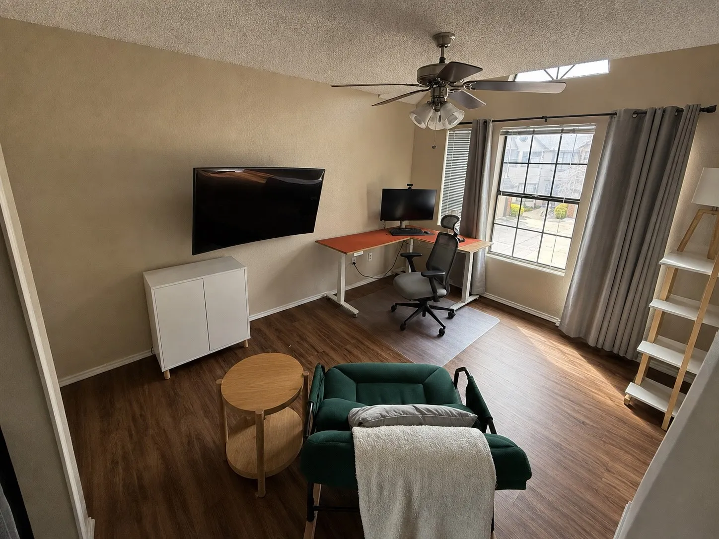 Condominium For Sale in Dallas County , 414 Santa Fe Trl 91, Irving, Texas 75063, 2 Bedroom, 3 Bathroom, 1 Garage spaces, 1,153 Sqft, built in 1986, mls#21389570, Real Estate Agent in Irving, Homes For Sale in Dallas county, Homes For Sale in Irving, Realtor in Irving Texas, Real Estate Brokerage Independent Realty Texas, Luminita Cordes Realtor