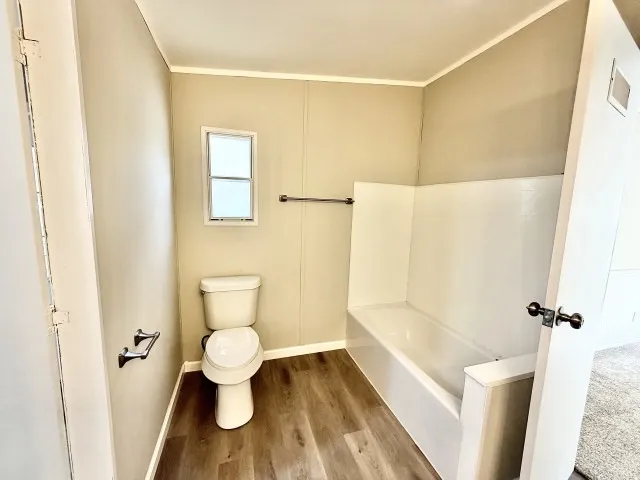 Mobile Home For Sale in Harrison County , 409 Cross Creek Road, Longview, Texas 75602, 3 Bedroom, 2 Bathroom, Garage spaces, 1,456 Sqft, built in 2001, mls#21393871, Real Estate Agent in Longview, Homes For Sale in Harrison county, Homes For Sale in Longview, Realtor in Longview Texas, Real Estate Brokerage Independent Realty Texas, Luminita Cordes Realtor