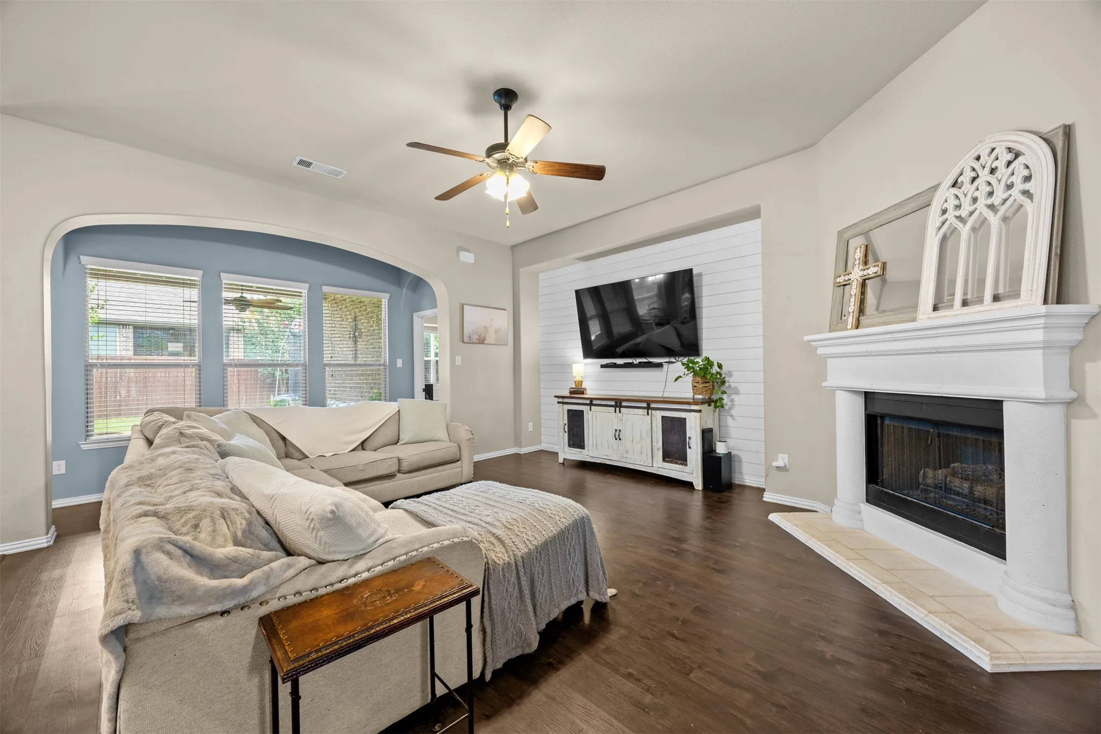 Single Family Residence For Sale in Collin County , 2603 Fritz Street, Melissa, Texas 75454, 4 Bedroom, 3 Bathroom, 2 Garage spaces, 3,106 Sqft, built in 2012, mls#21393326, Real Estate Agent in Melissa, Homes For Sale in Collin county, Homes For Sale in Melissa, Realtor in Melissa Texas, Real Estate Brokerage Independent Realty Texas, Luminita Cordes Realtor