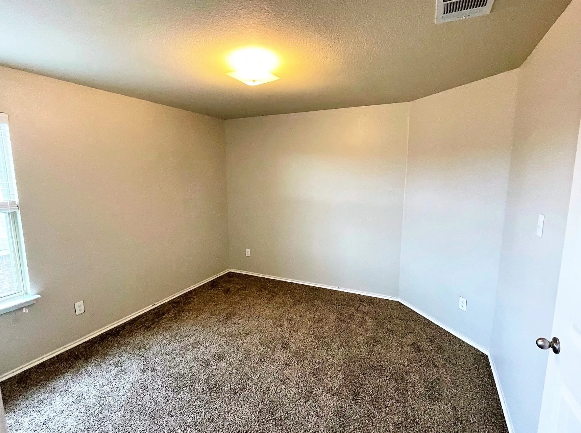 Single Family Residence For Rent in Collin County , 208 Dye Drive, Royse City, Texas 75189, 5 Bedroom, 4 Bathroom, 2 Garage spaces, 2,369 Sqft, built in 2014, mls#21393880, Real Estate Agent in Royse City, Homes For Rent in Collin county, Homes For Rent in Royse City, Realtor in Royse City Texas, Real Estate Brokerage Independent Realty Texas, Luminita Cordes Realtor