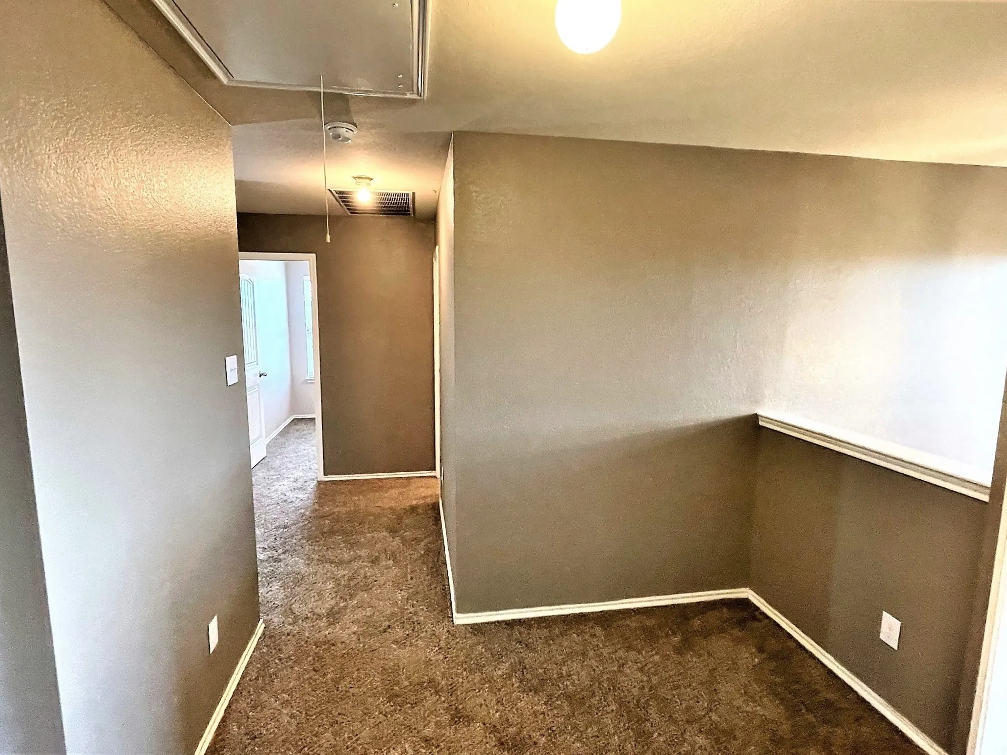 Single Family Residence For Rent in Collin County , 208 Dye Drive, Royse City, Texas 75189, 5 Bedroom, 4 Bathroom, 2 Garage spaces, 2,369 Sqft, built in 2014, mls#21393880, Real Estate Agent in Royse City, Homes For Rent in Collin county, Homes For Rent in Royse City, Realtor in Royse City Texas, Real Estate Brokerage Independent Realty Texas, Luminita Cordes Realtor